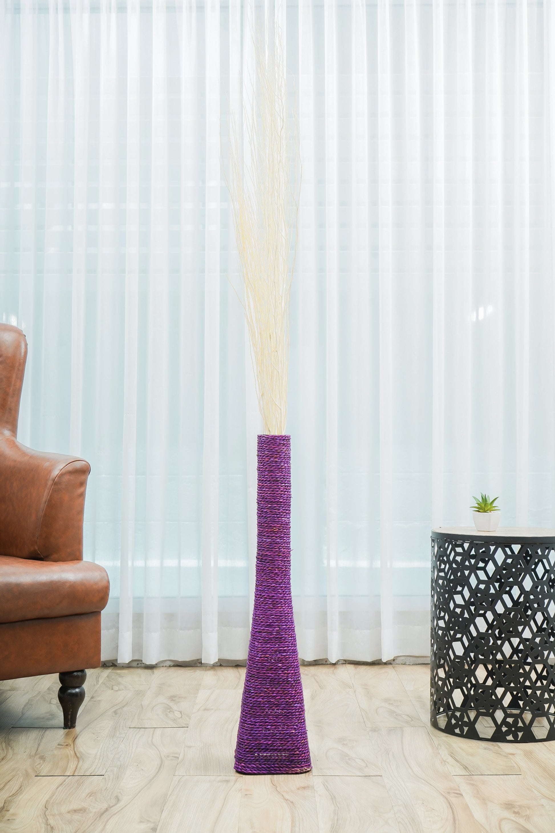 Large & Tall Floor Vase Made of Water Hyacinth and Bamboo – Handwoven Decorative Stand Vase for Dried Flowers & Branches, lavender, 70 cm - Modèle 2