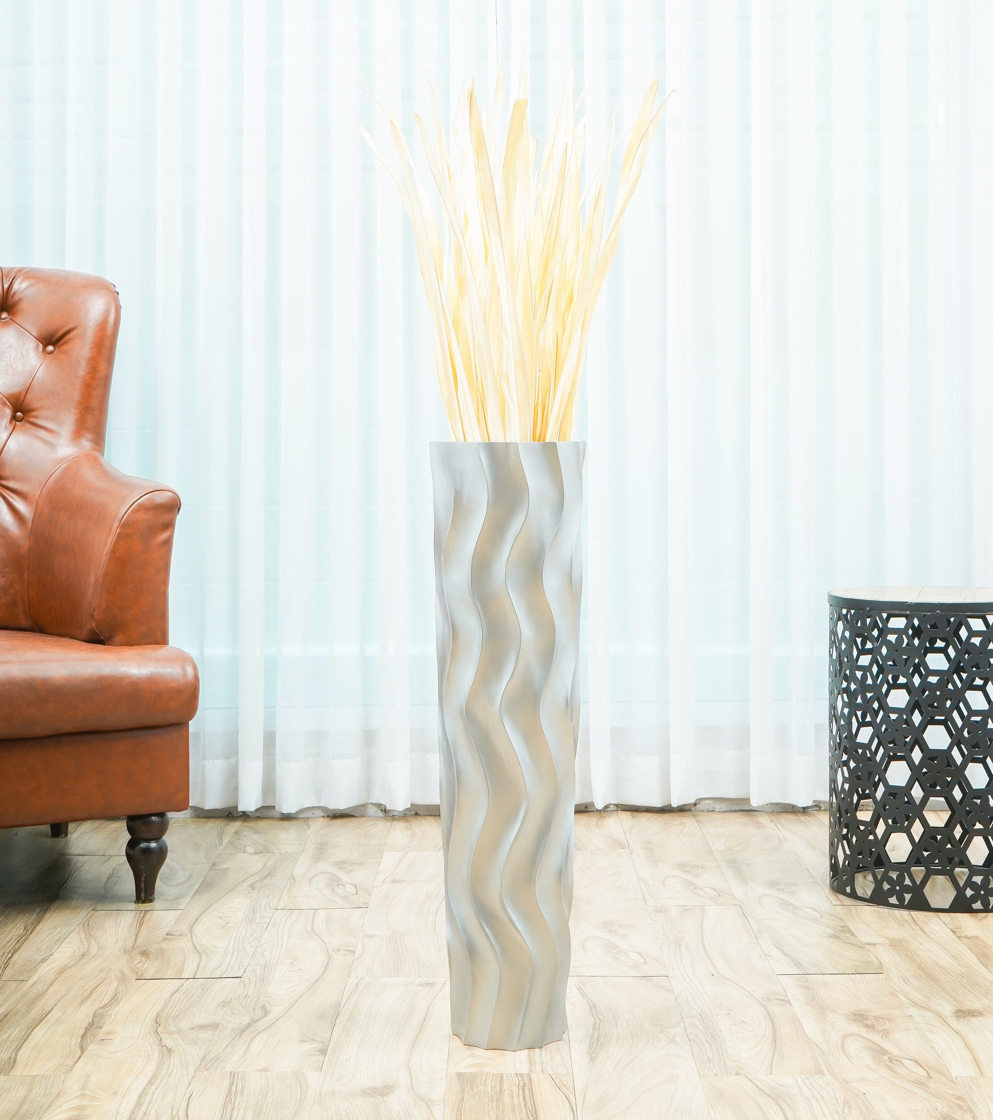 Large Mango Wood Floor Vase – Handcrafted Decorative Highlight from Thailand, 65 cm