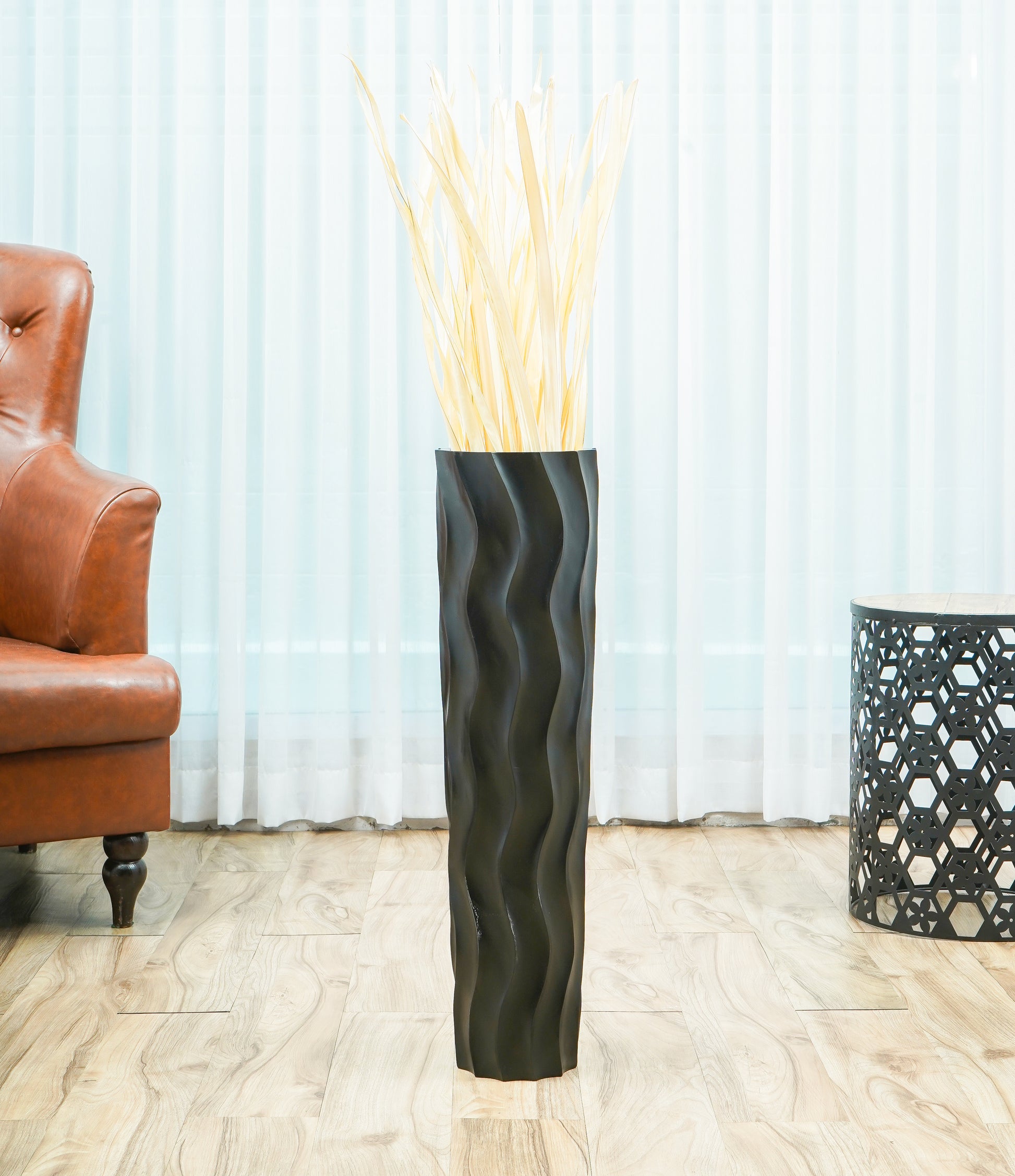 Large Mango Wood Floor Vase – Handcrafted Decorative Highlight from Thailand, 65 cm