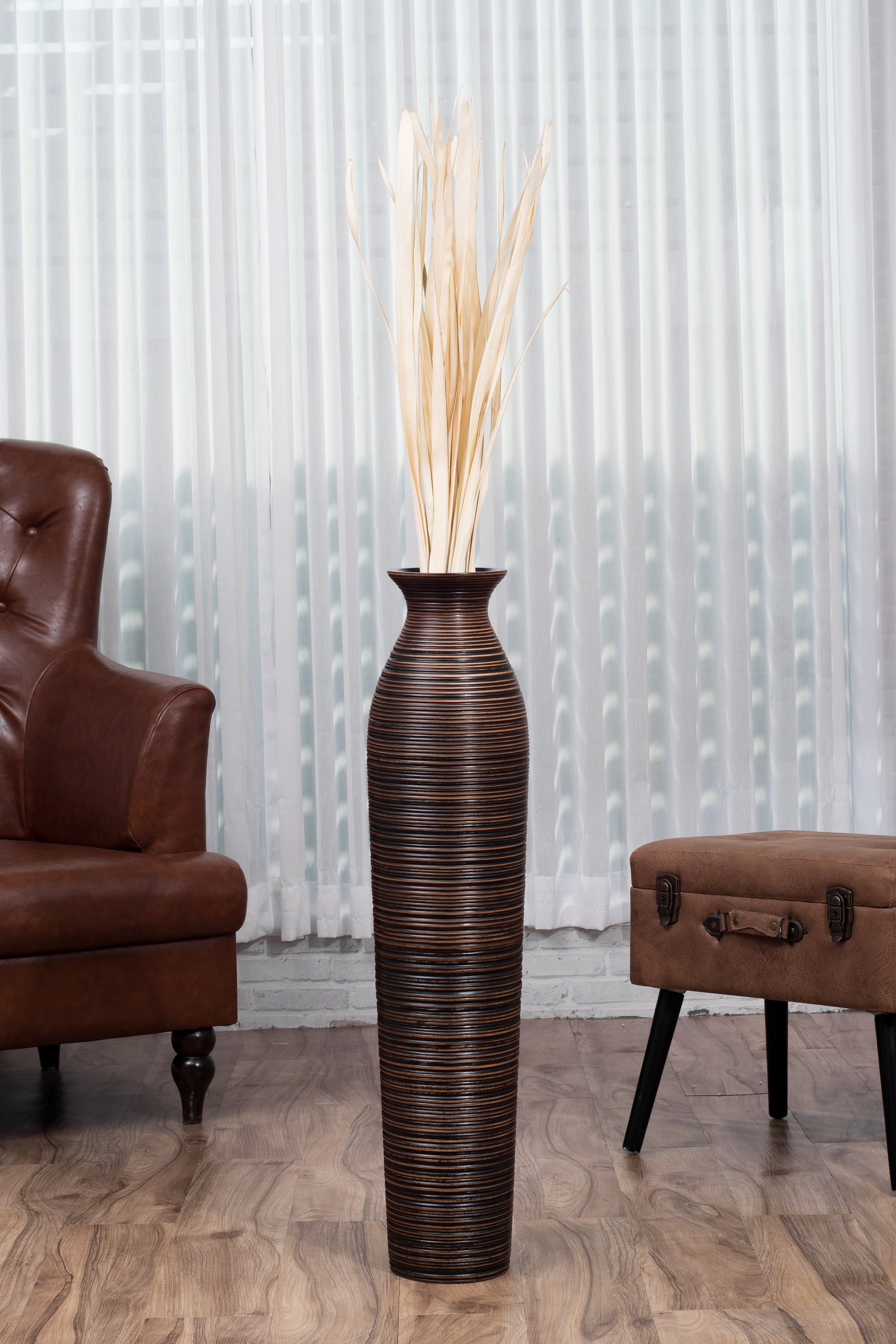 Large Mango Wood Floor Vase – Handcrafted Decorative Highlight from Thailand, 85 cm