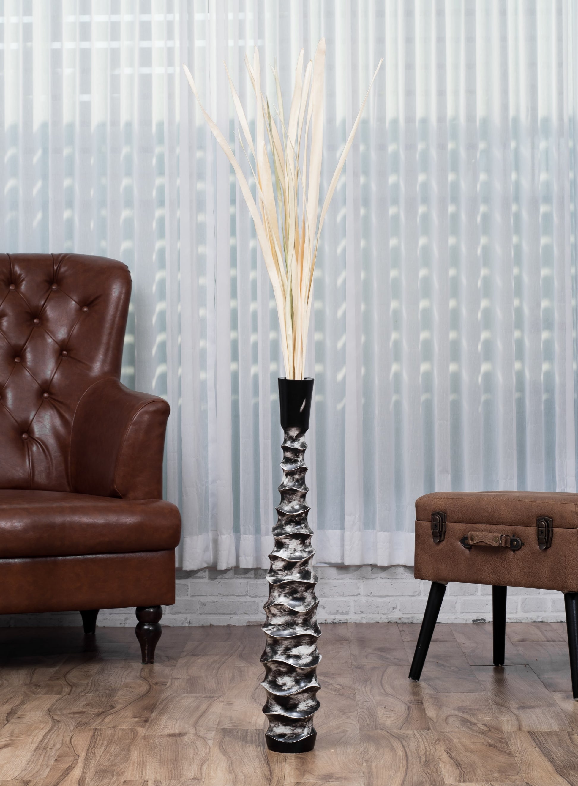 Large Mango Wood Floor Vase – Handcrafted Decorative Highlight from Thailand, 65 cm