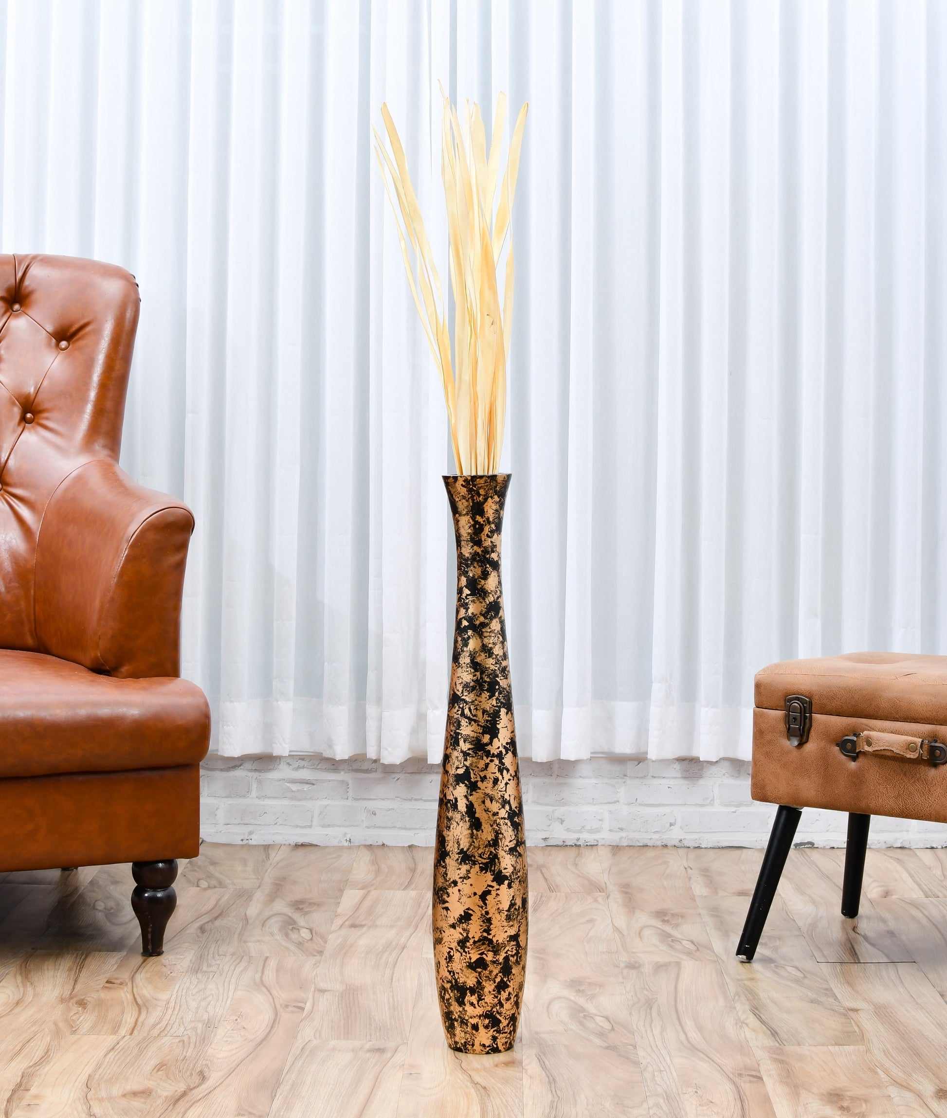 Large Mango Wood Floor Vase – Handcrafted Decorative Highlight from Thailand, 65 cm