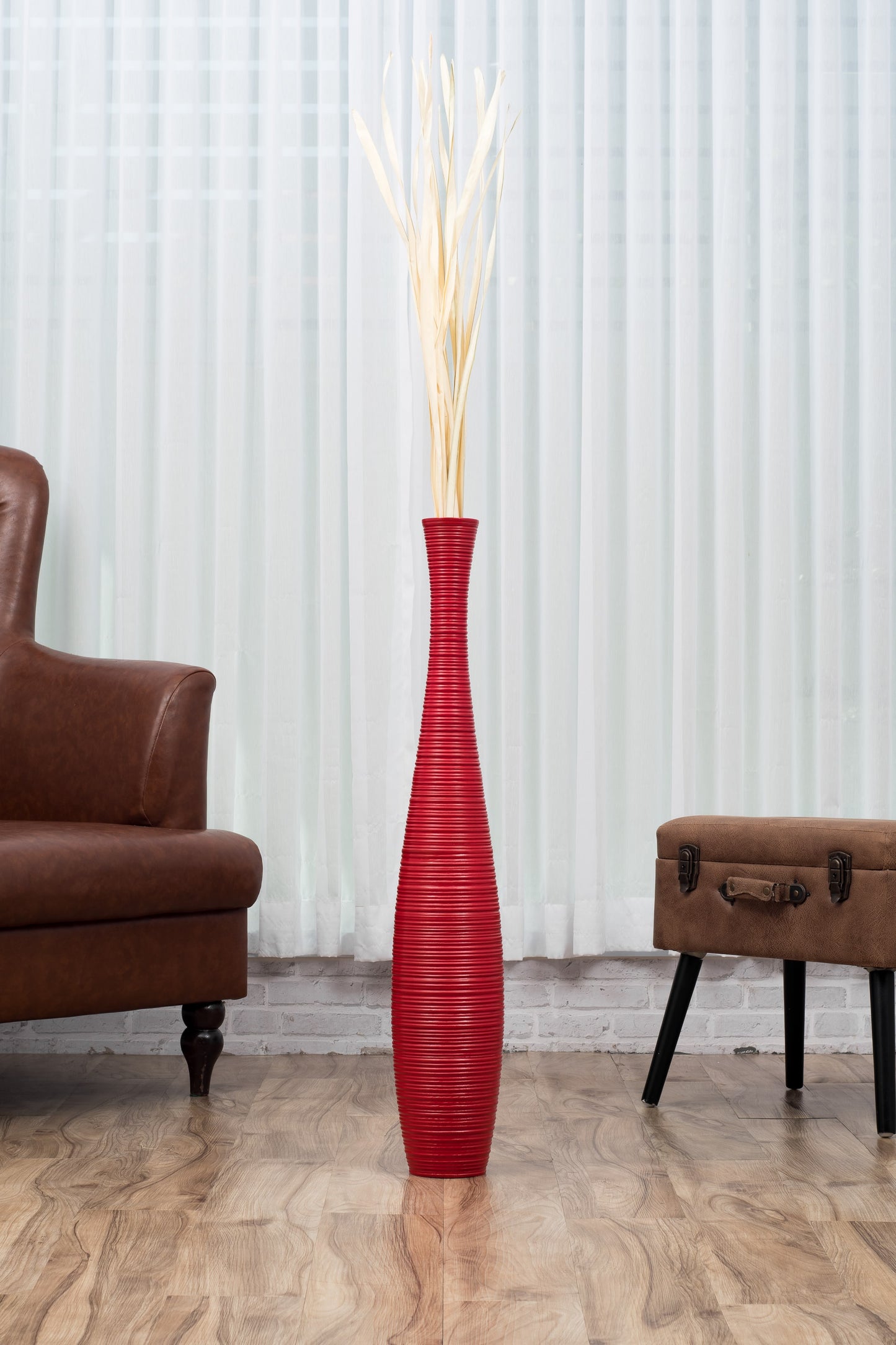 Large Mango Wood Floor Vase – Handcrafted Decorative Highlight from Thailand, 85 cm
