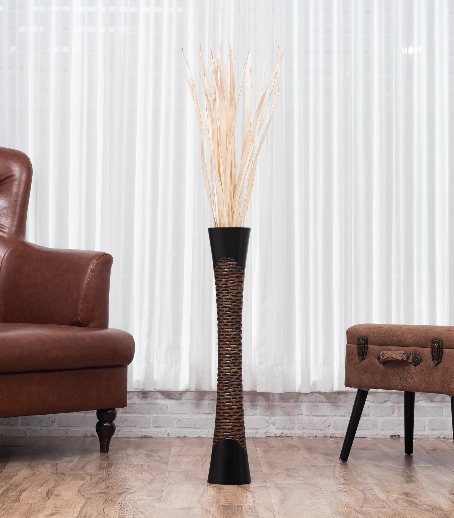 Large Mango Wood Floor Vase – Handcrafted Decorative Highlight from Thailand, 85 cm