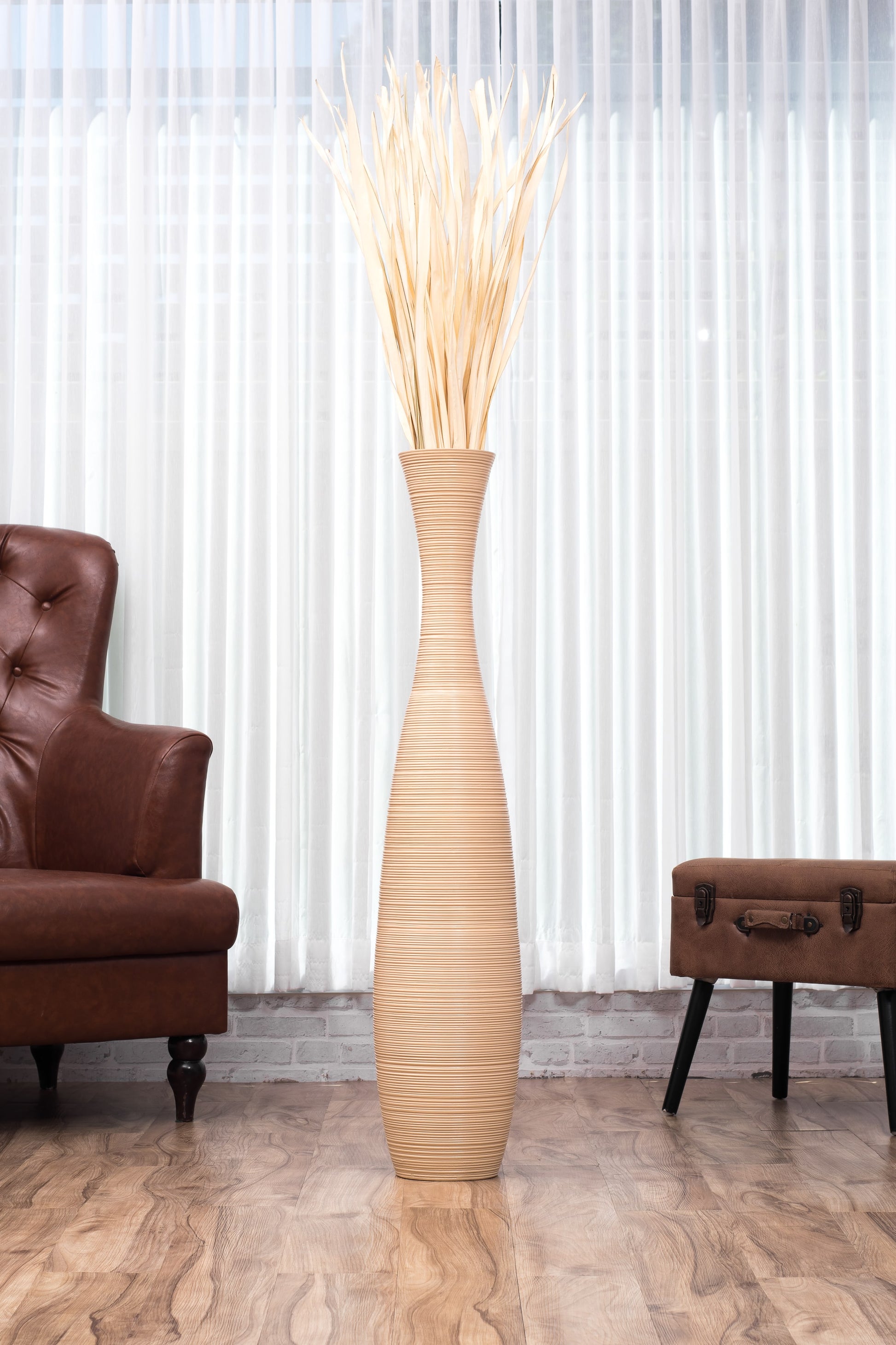 Large Mango Wood Floor Vase – Handcrafted Decorative Highlight from Thailand, 105 cm