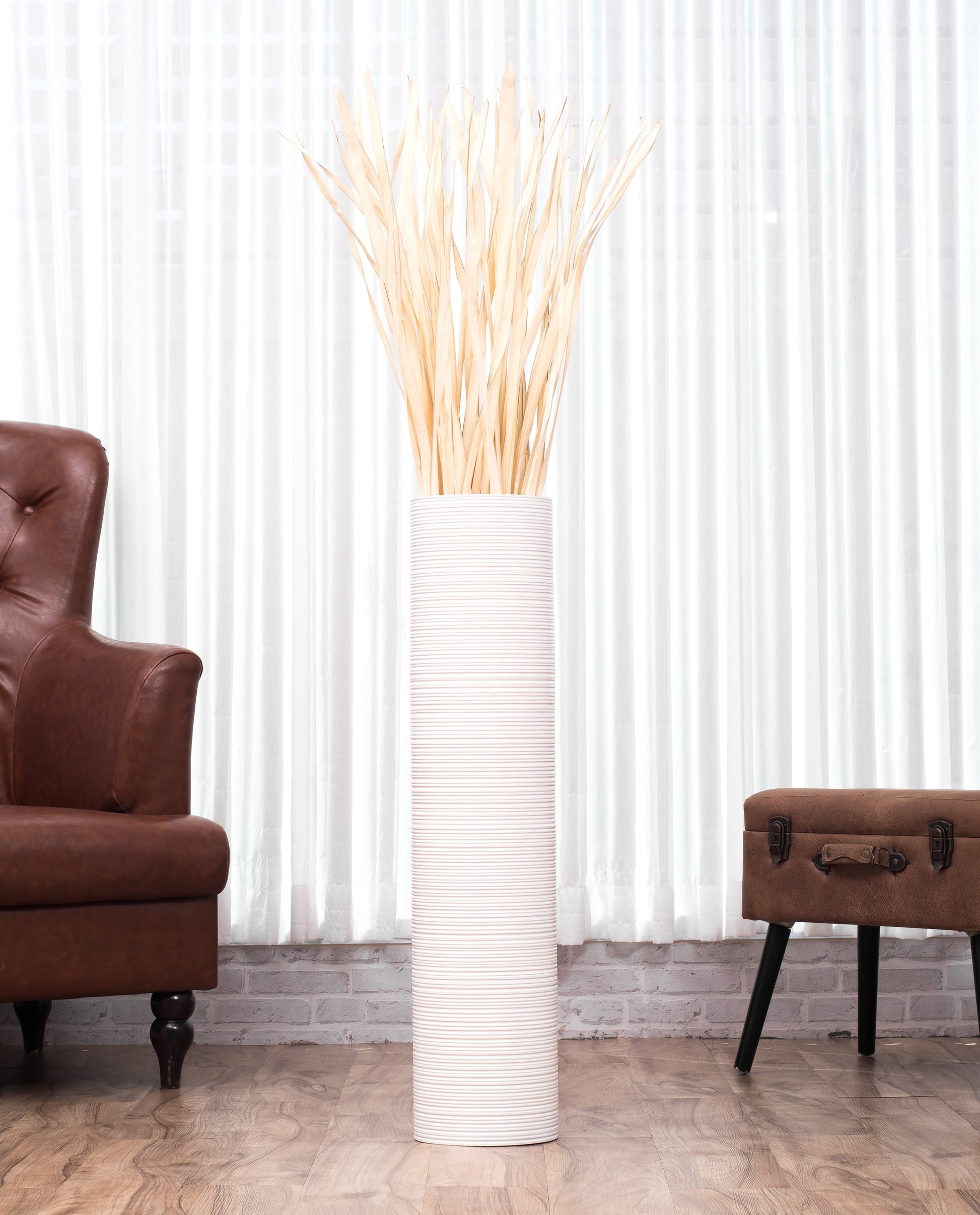 Large Mango Wood Floor Vase – Handcrafted Decorative Highlight from Thailand, 85 cm