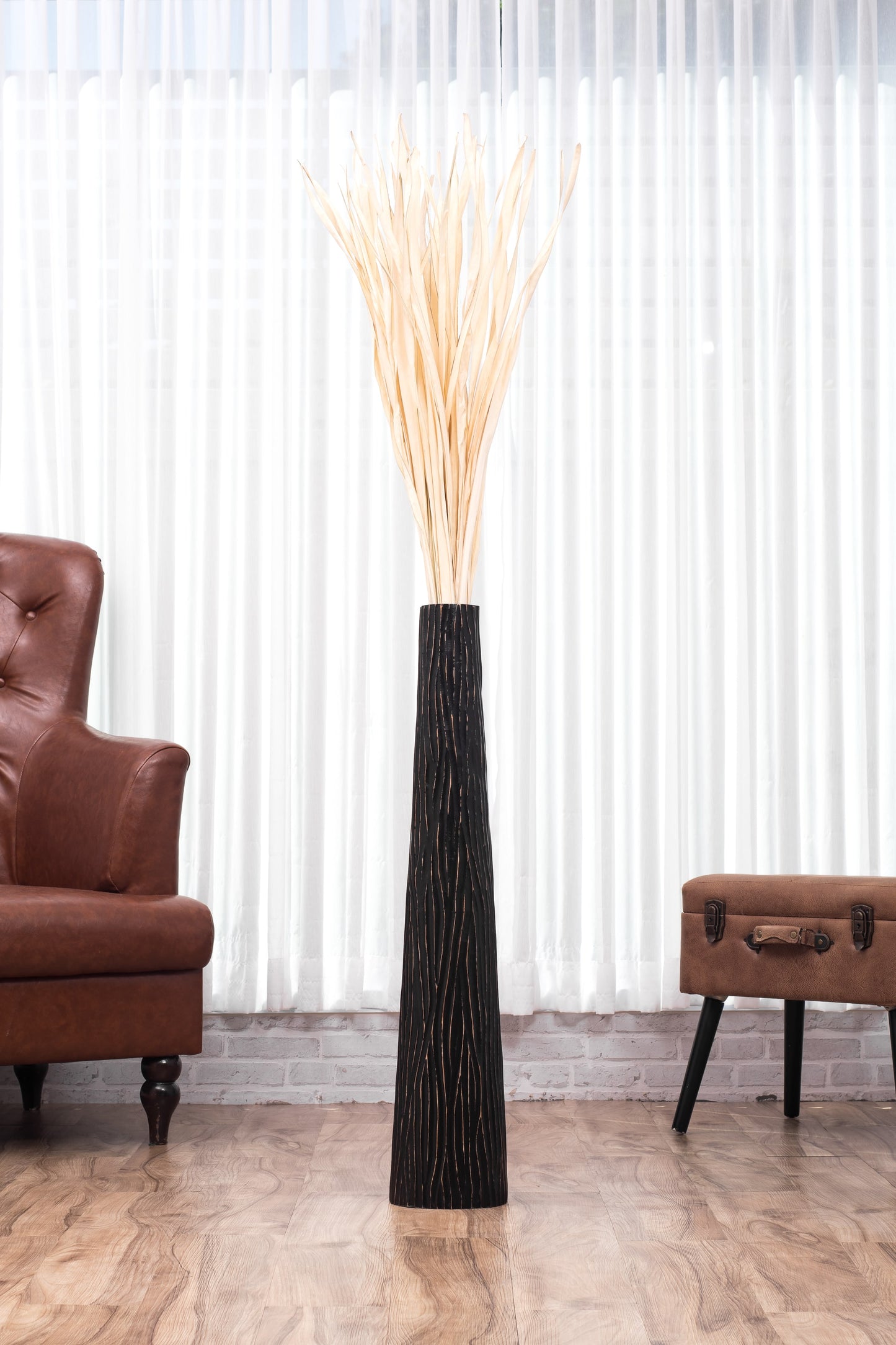 Large Mango Wood Floor Vase – Handcrafted Decorative Highlight from Thailand, 85 cm