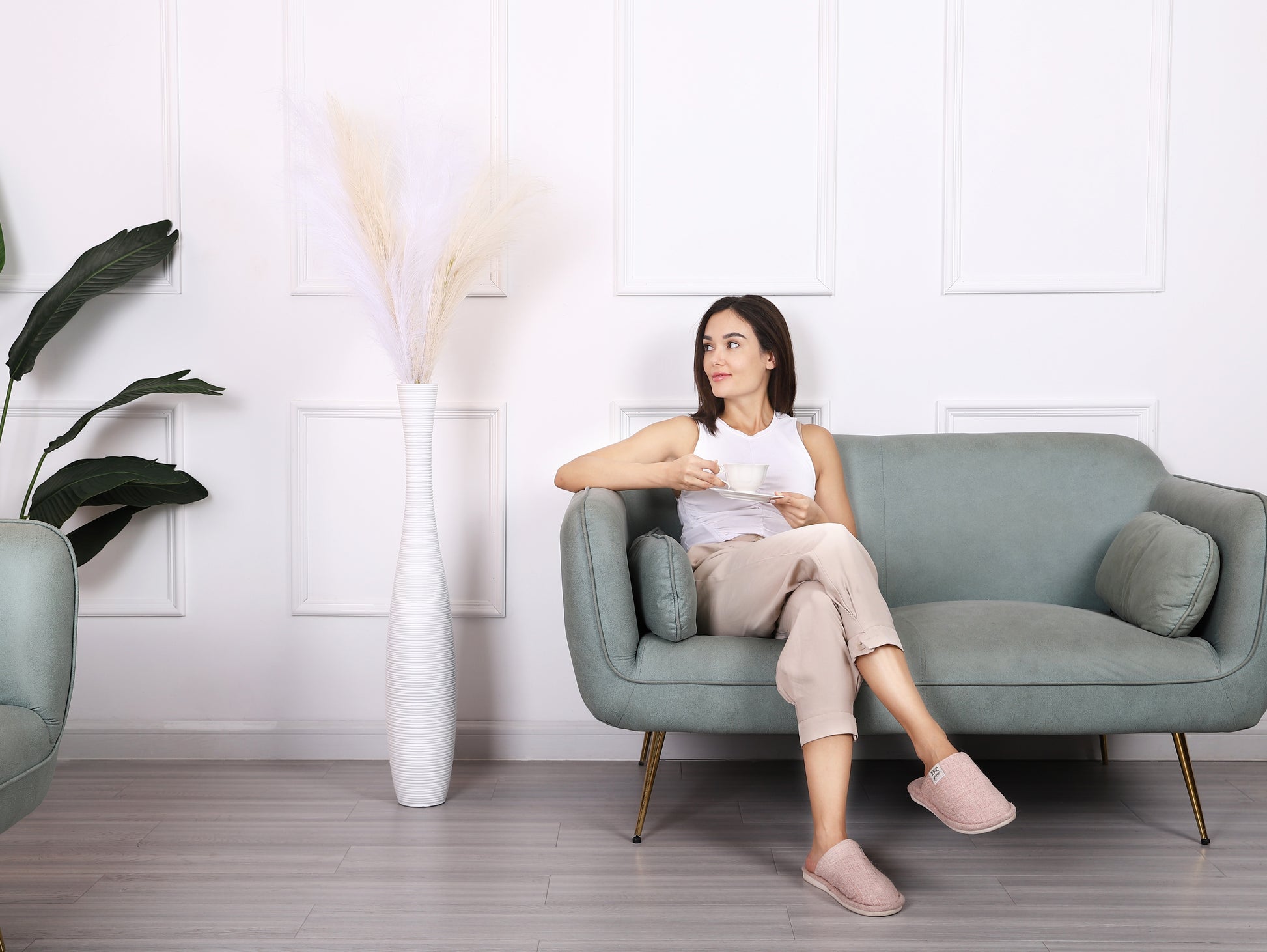 Large Resin Floor Vase – Stylish Waterproof Vase for Fresh & Dried Flowers, 85 cm