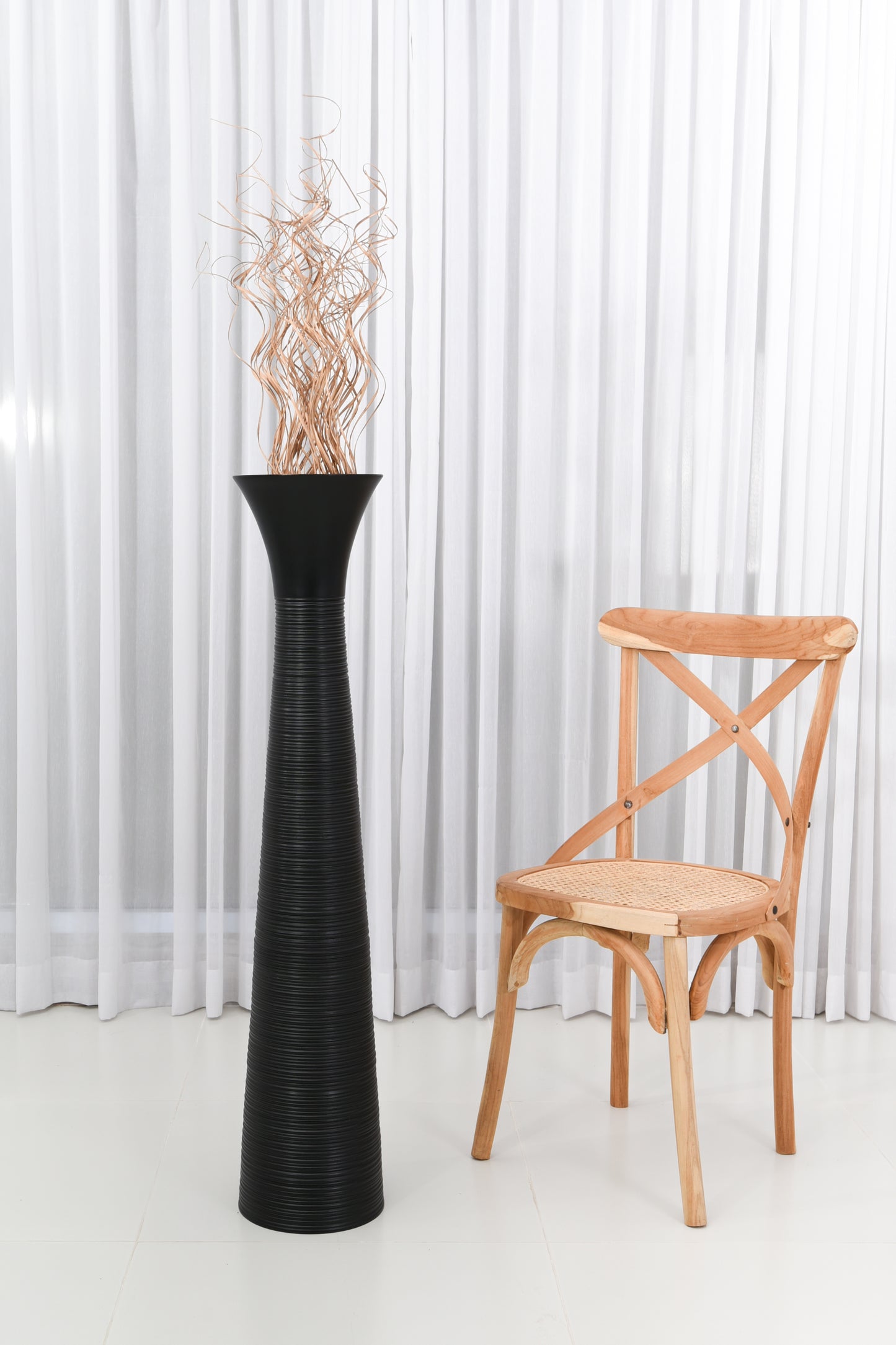 Large Mango Wood Floor Vase – Handcrafted Decorative Highlight from Thailand, 105 cm