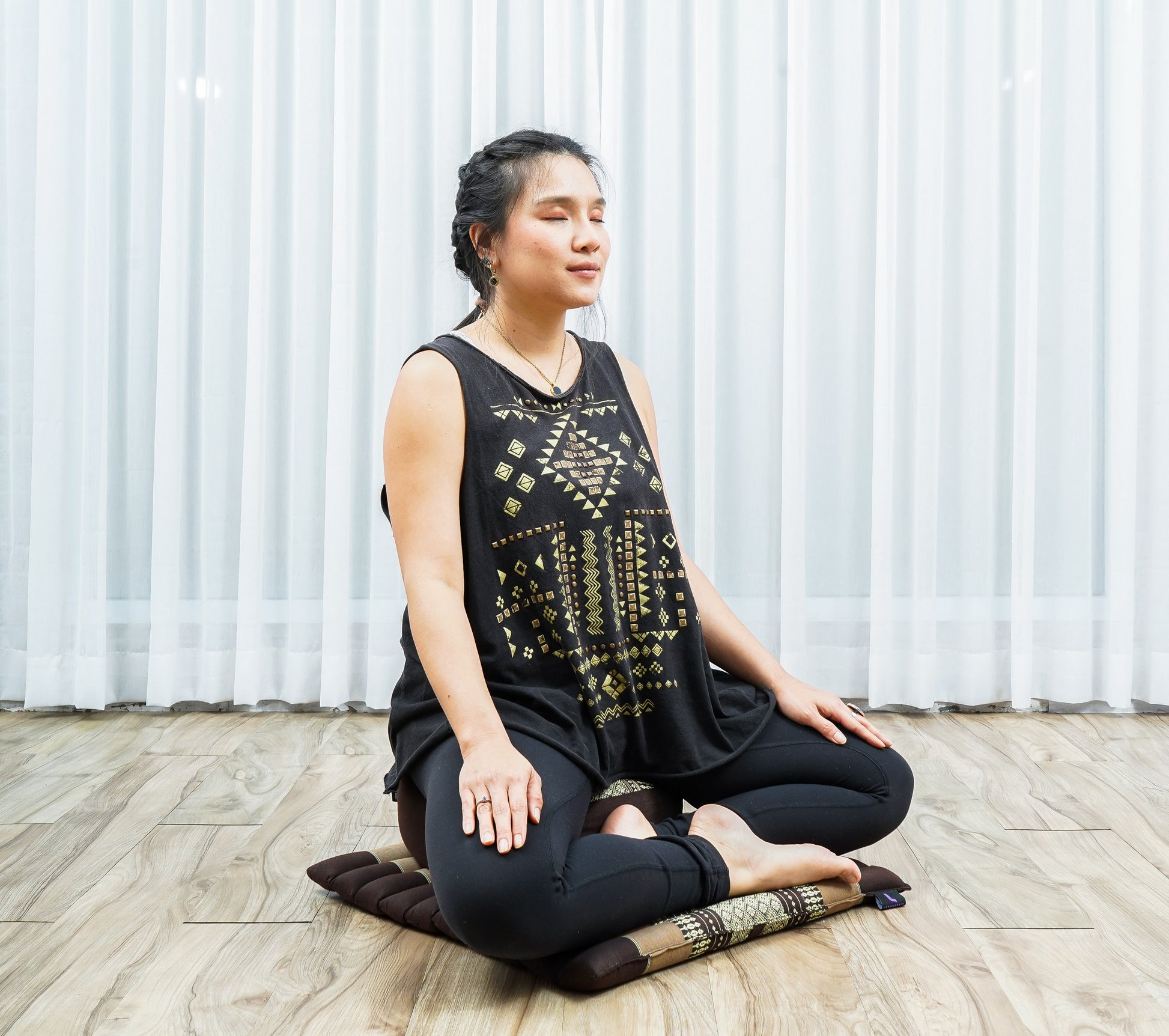 Compact Meditation Cushion Set Made of Kapok – Small Zabuton & Zafu with Cotton Cover, Sf10 - Brown