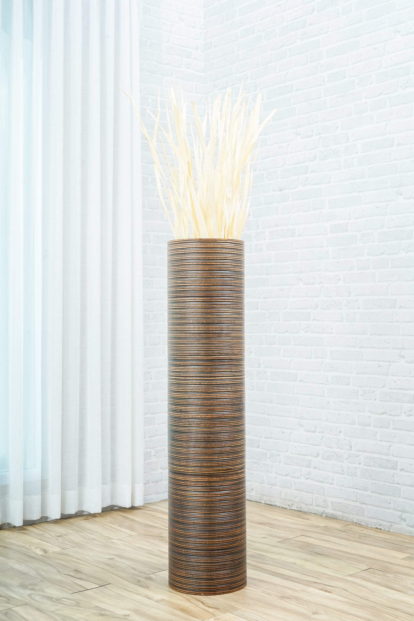 Large Mango Wood Floor Vase – Handcrafted Decorative Highlight from Thailand, 105 cm