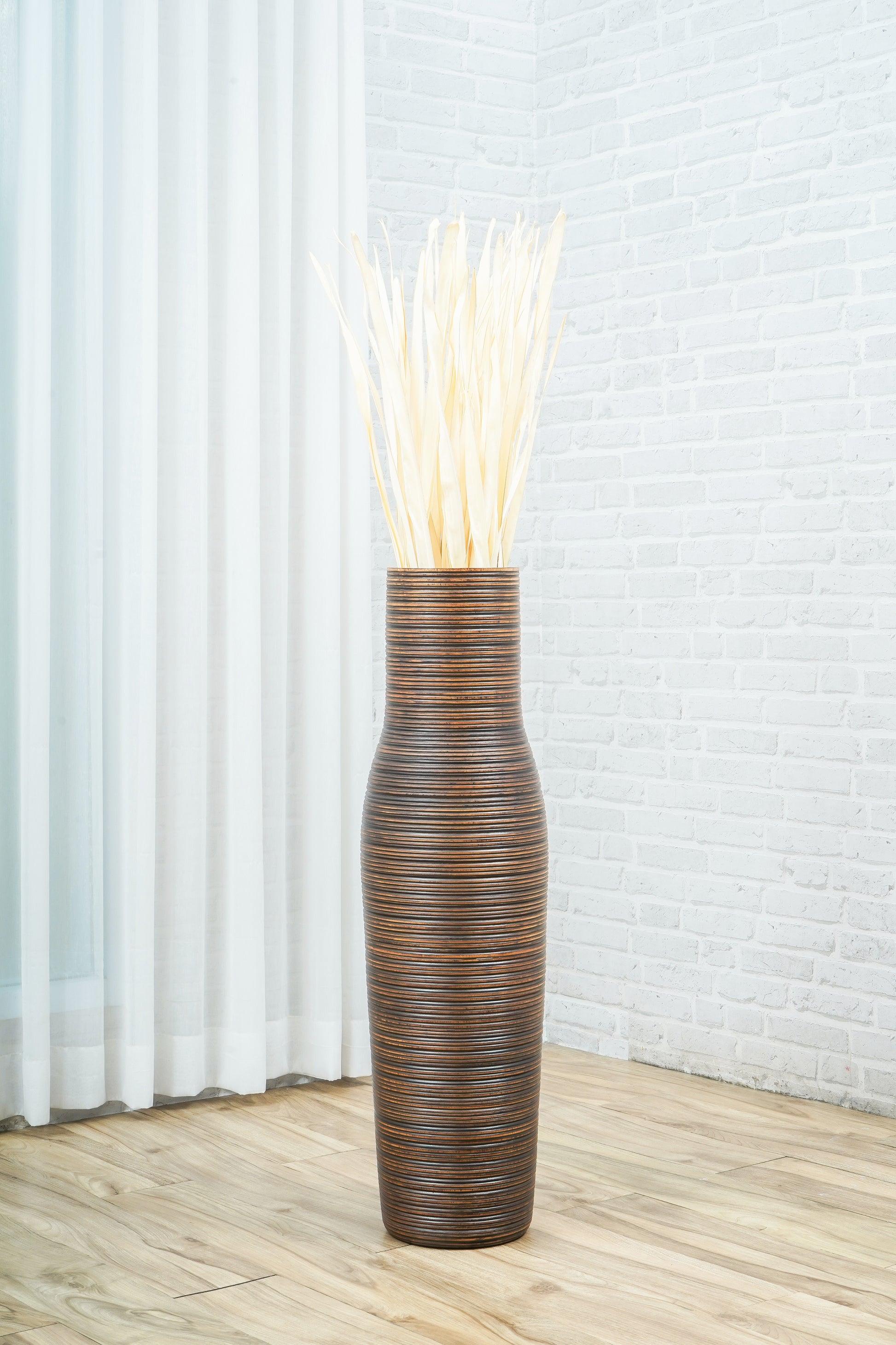 Large Mango Wood Floor Vase – Handcrafted Decorative Highlight from Thailand, 85 cm