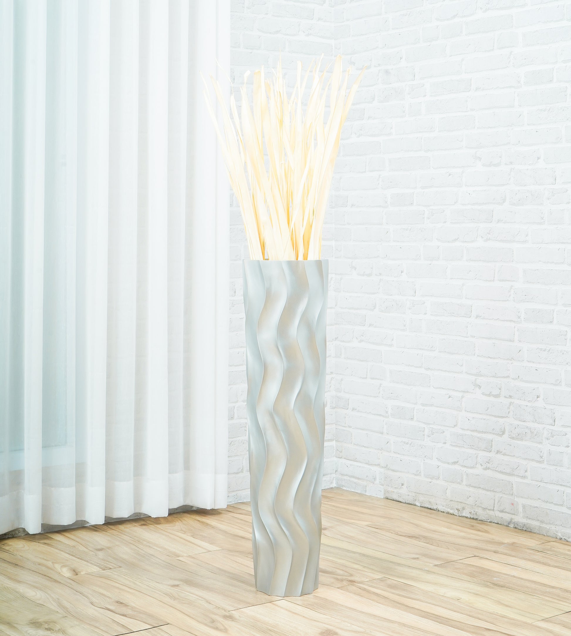 Large Mango Wood Floor Vase – Handcrafted Decorative Highlight from Thailand, 65 cm