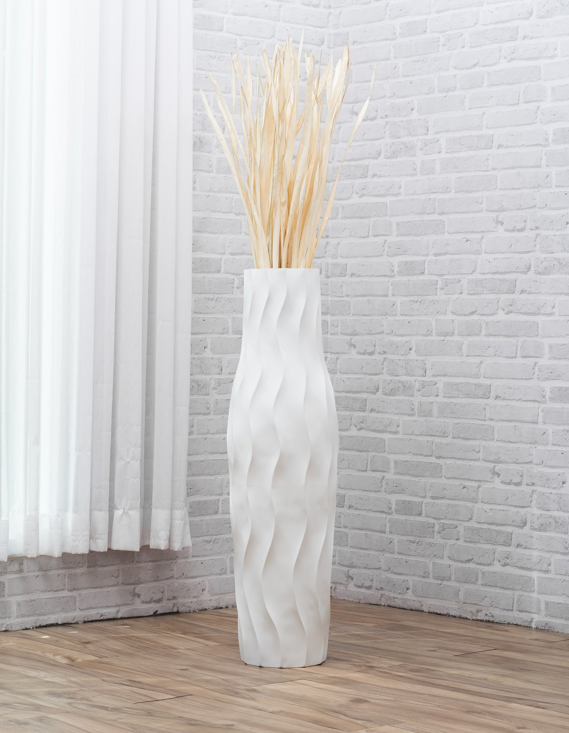 Large Mango Wood Floor Vase – Handcrafted Decorative Highlight from Thailand, 85 cm