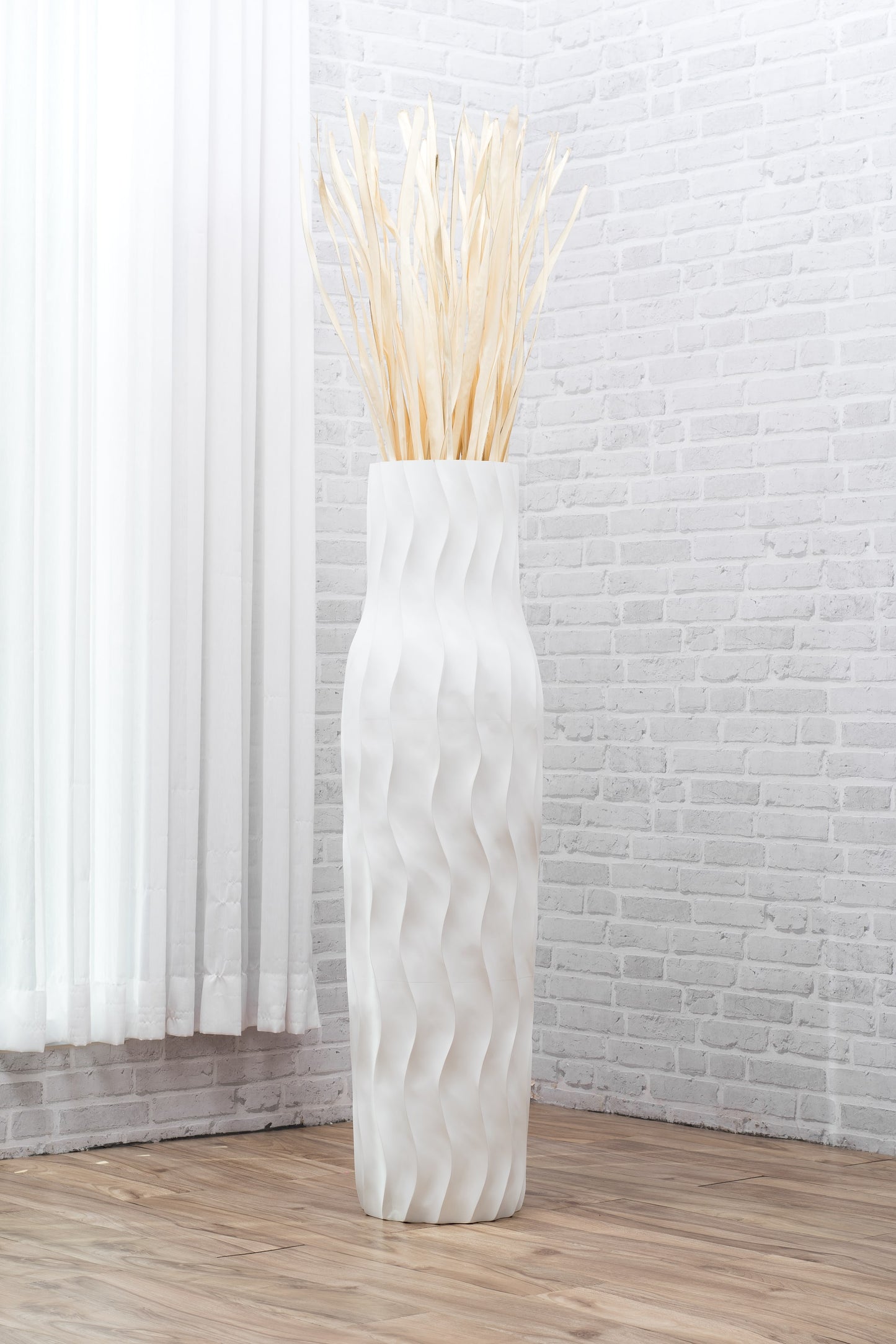 Large Mango Wood Floor Vase – Handcrafted Decorative Highlight from Thailand, 105 cm