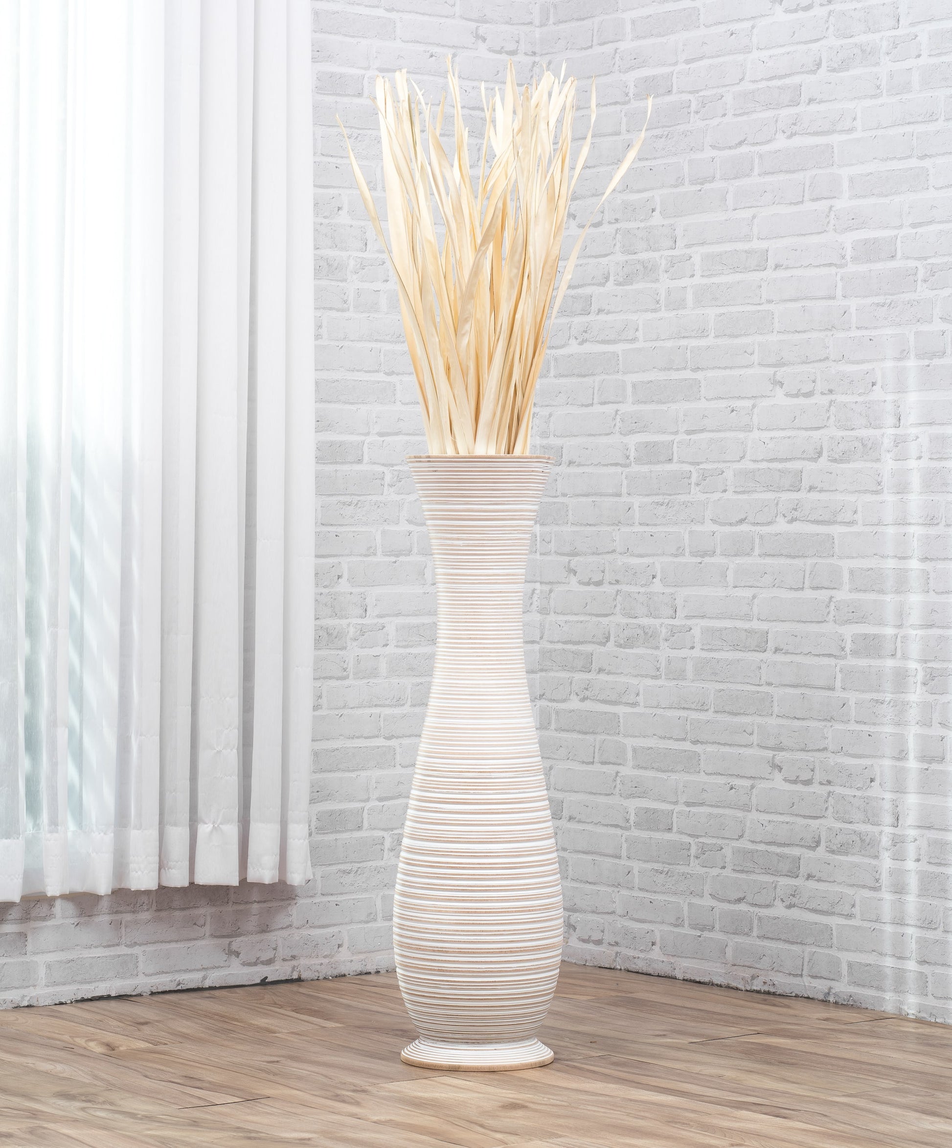 Large Mango Wood Floor Vase – Handcrafted Decorative Highlight from Thailand, 85 cm