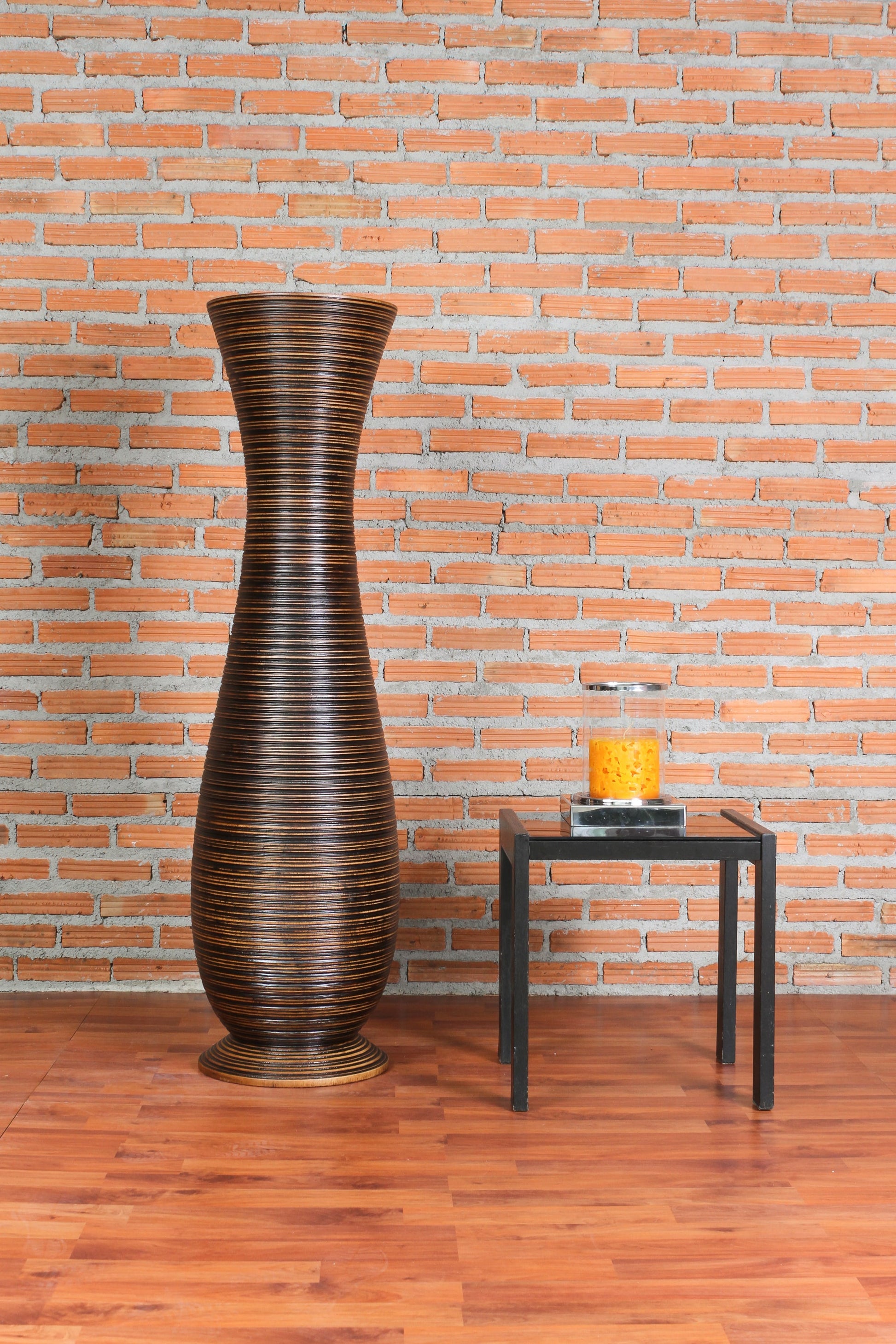 Large Mango Wood Floor Vase – Handcrafted Decorative Highlight from Thailand, 105 cm