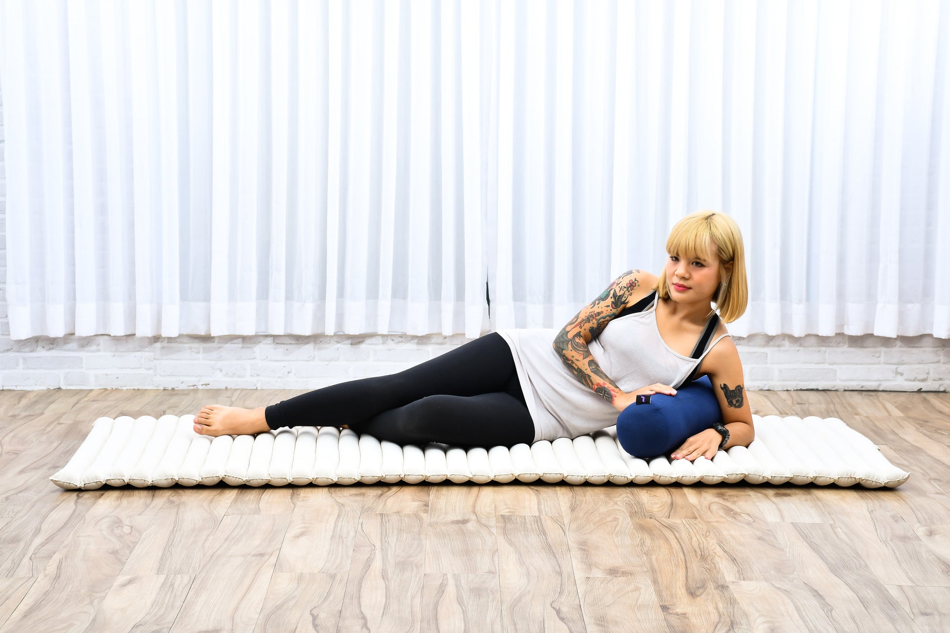 Yoga Roll Cushion – Compact Kapok Bolster & Meditation Pillow with Cotton Cover, Cl44 - blue