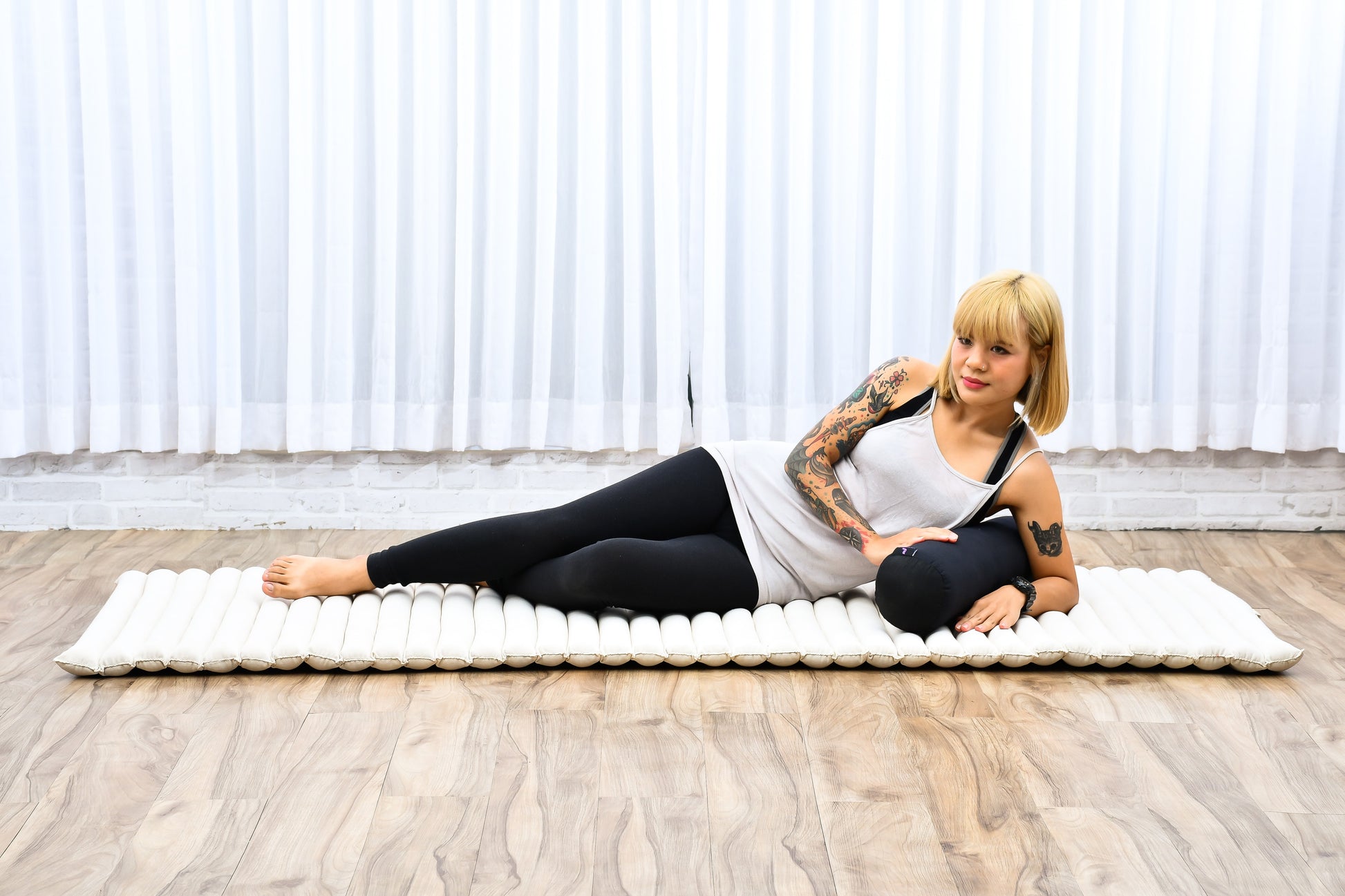 Yoga Roll Cushion – Compact Kapok Bolster & Meditation Pillow with Cotton Cover, Cl02 - Black