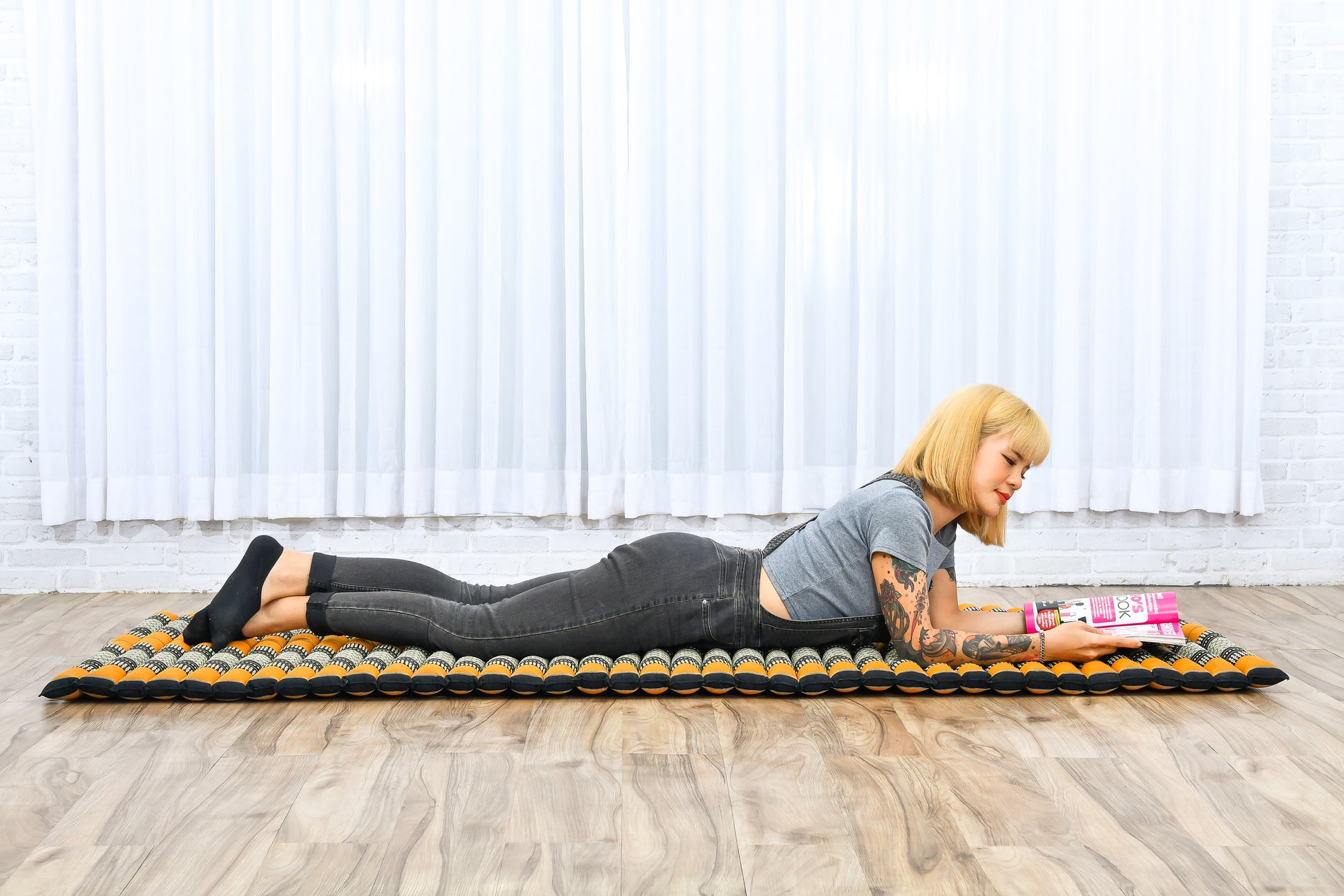 Kapok Roll-Up Mattress – Foldable Sleeping & Relax Mat with Cotton Cover for Home & Outdoor Use, Sf03 - Black, Orange, M: 190x70 cm