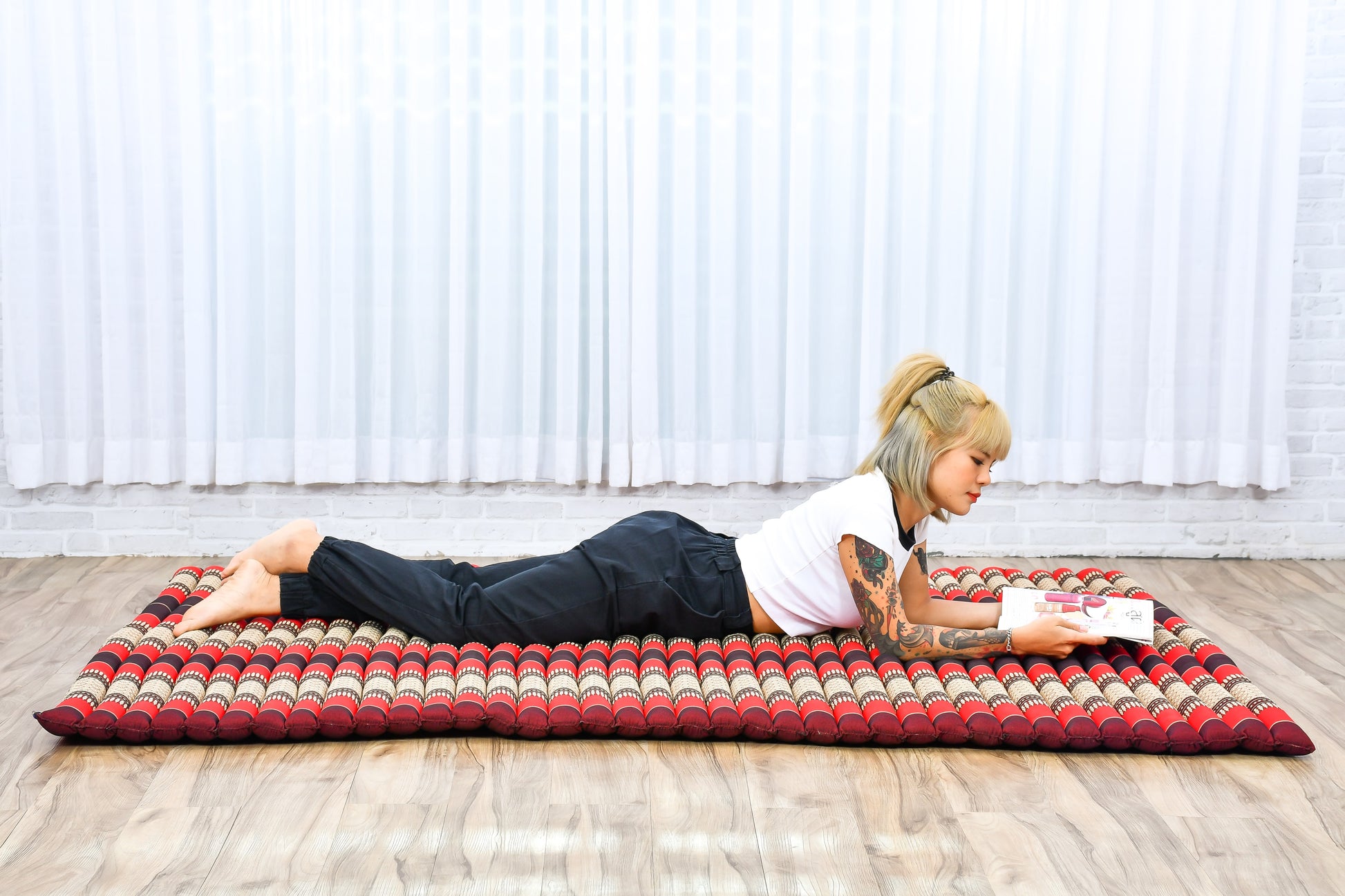 Kapok Roll-Up Mattress – Foldable Sleeping & Relax Mat with Cotton Cover for Home & Outdoor Use, Sf24 - Red, Brown, XL: 190x145 cm