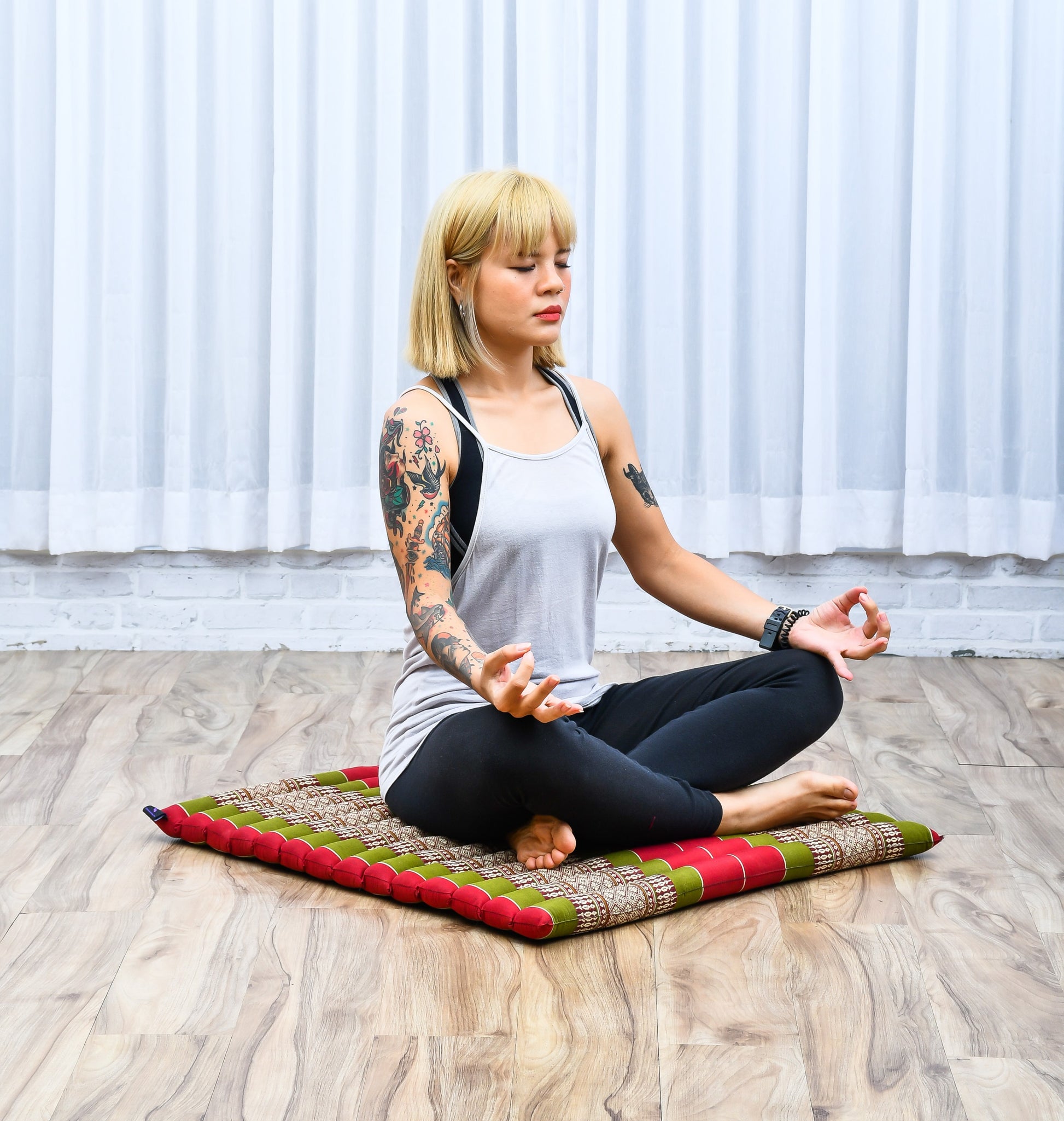 Large Kapok Zabuton Meditation Cushion – Rectangular Floor Mat with Cotton Cover, Sf11 - Red, Green