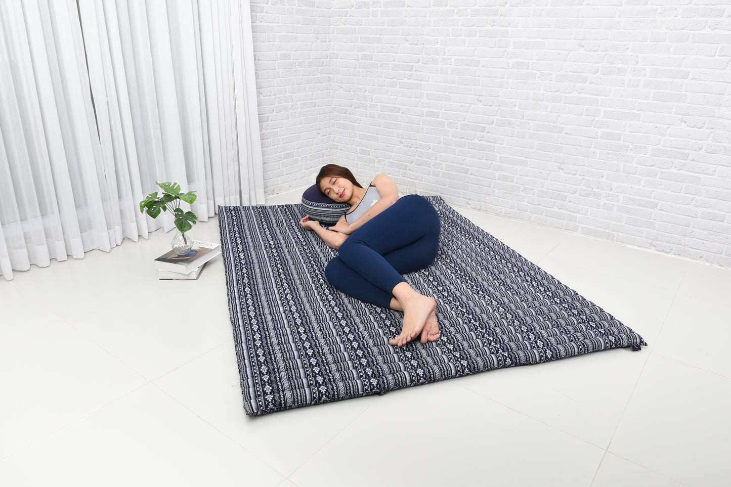 Kapok Roll-Up Mattress – Foldable Sleeping & Relax Mat with Cotton Cover for Home & Outdoor Use, Cbt2 - Dark Blue, XL: 190x145 cm