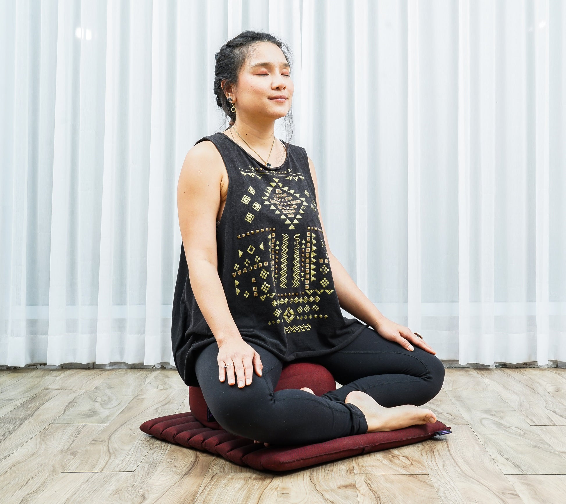 Compact Meditation Cushion Set Made of Kapok – Small Zabuton & Zafu with Cotton Cover, Cl24 - Red