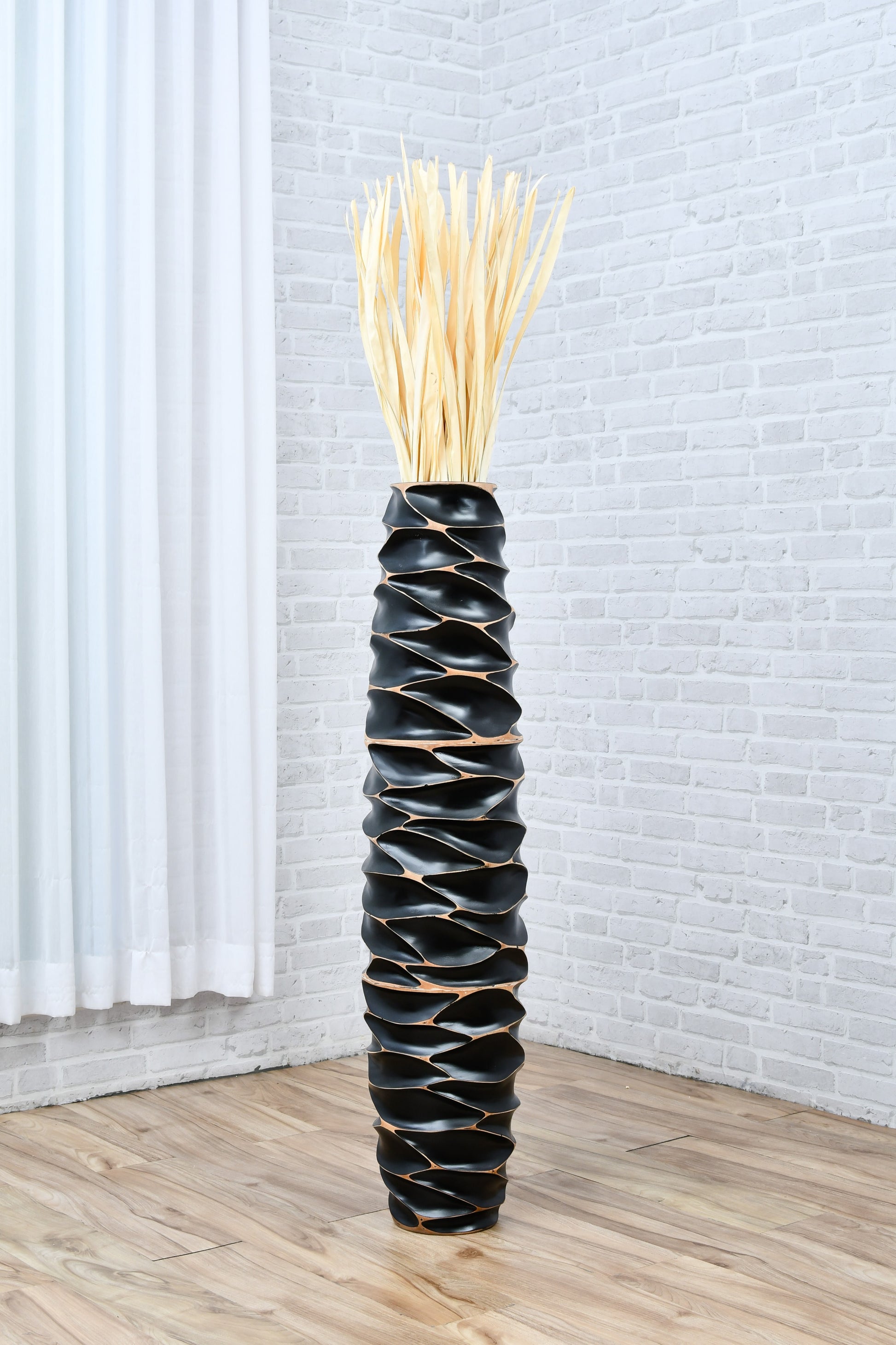 Large Mango Wood Floor Vase – Handcrafted Decorative Highlight from Thailand, 105 cm