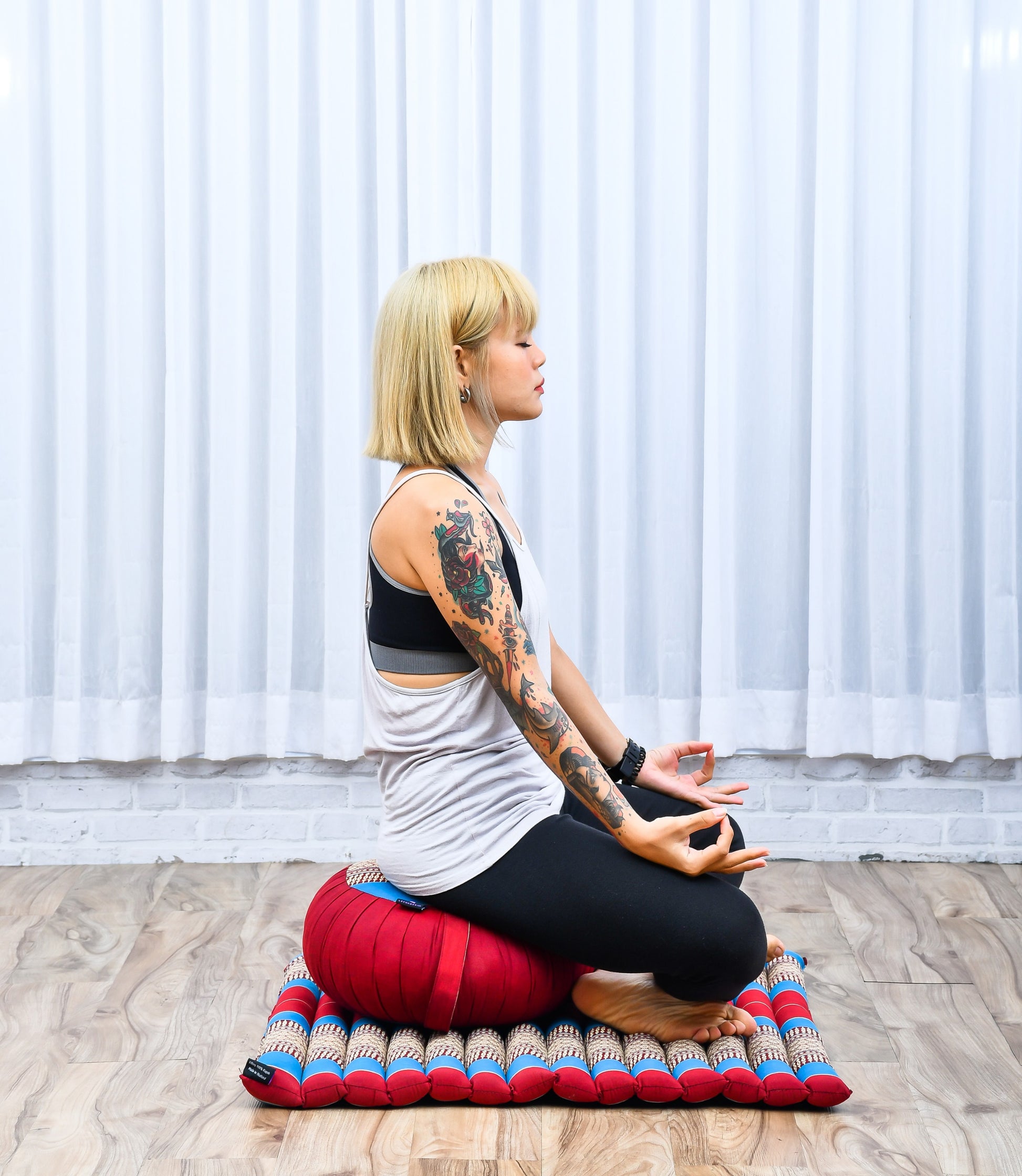 Kapok Meditation Cushion Set – Zabuton Mat & Zafu Seat Cushion with Cotton Cover, Sf27 - Blue, Red