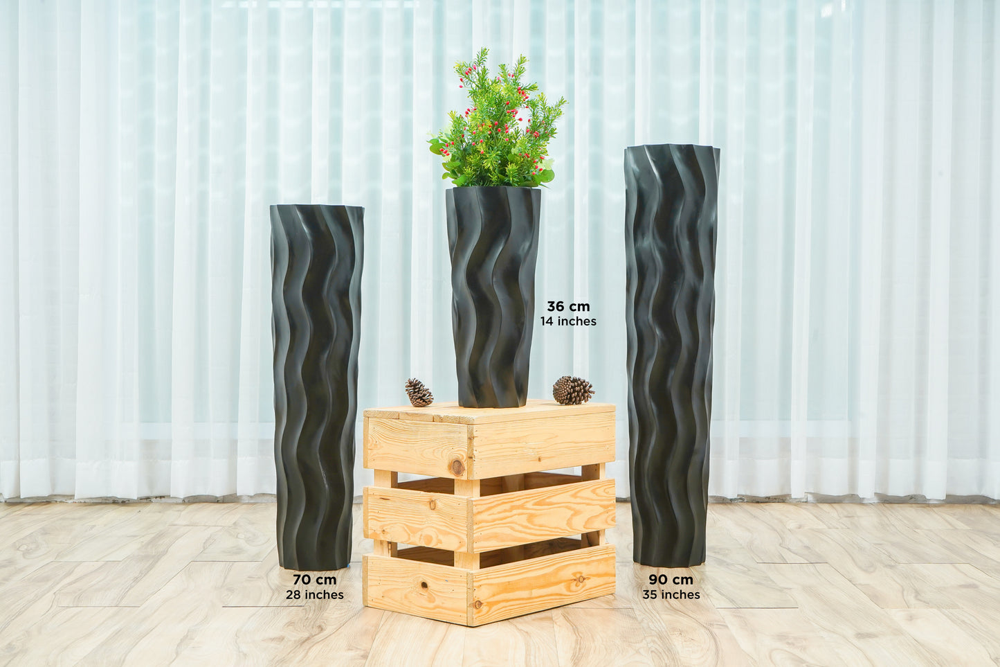 Large Mango Wood Floor Vase – Handcrafted Decorative Highlight from Thailand, 65 cm
