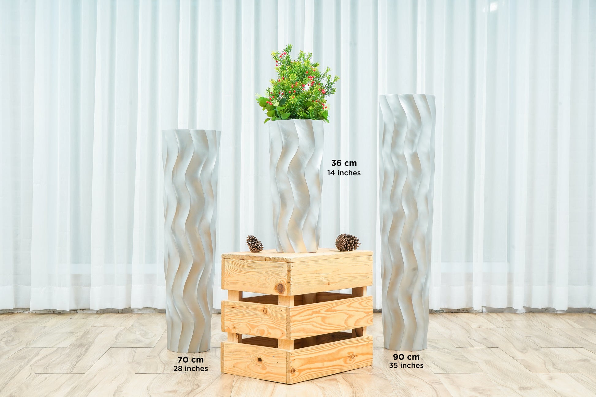 Large Mango Wood Floor Vase – Handcrafted Decorative Highlight from Thailand, 85 cm