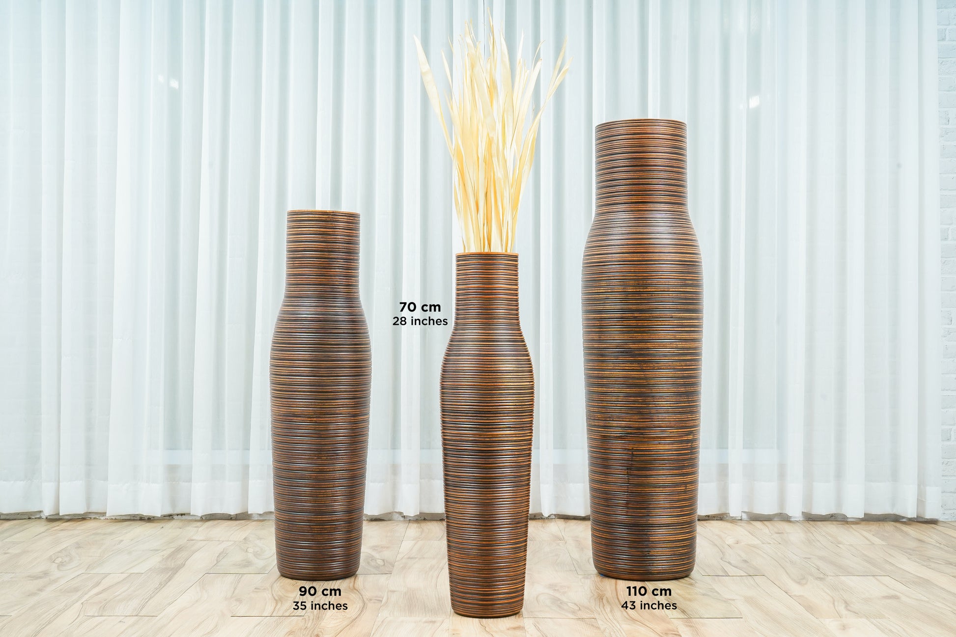 Large Mango Wood Floor Vase – Handcrafted Decorative Highlight from Thailand, 105 cm