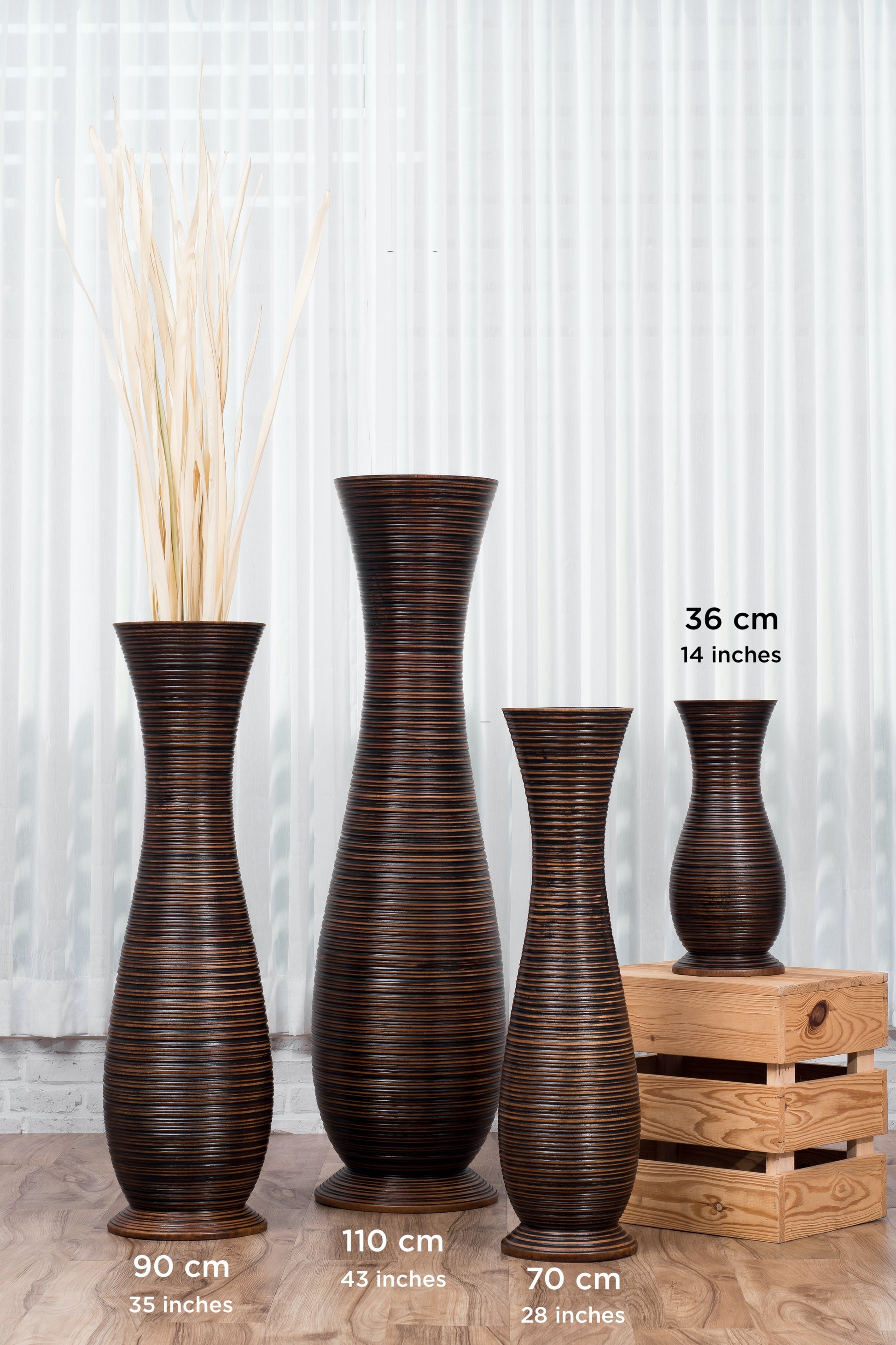 Large Mango Wood Floor Vase – Handcrafted Decorative Highlight from Thailand, 65 cm