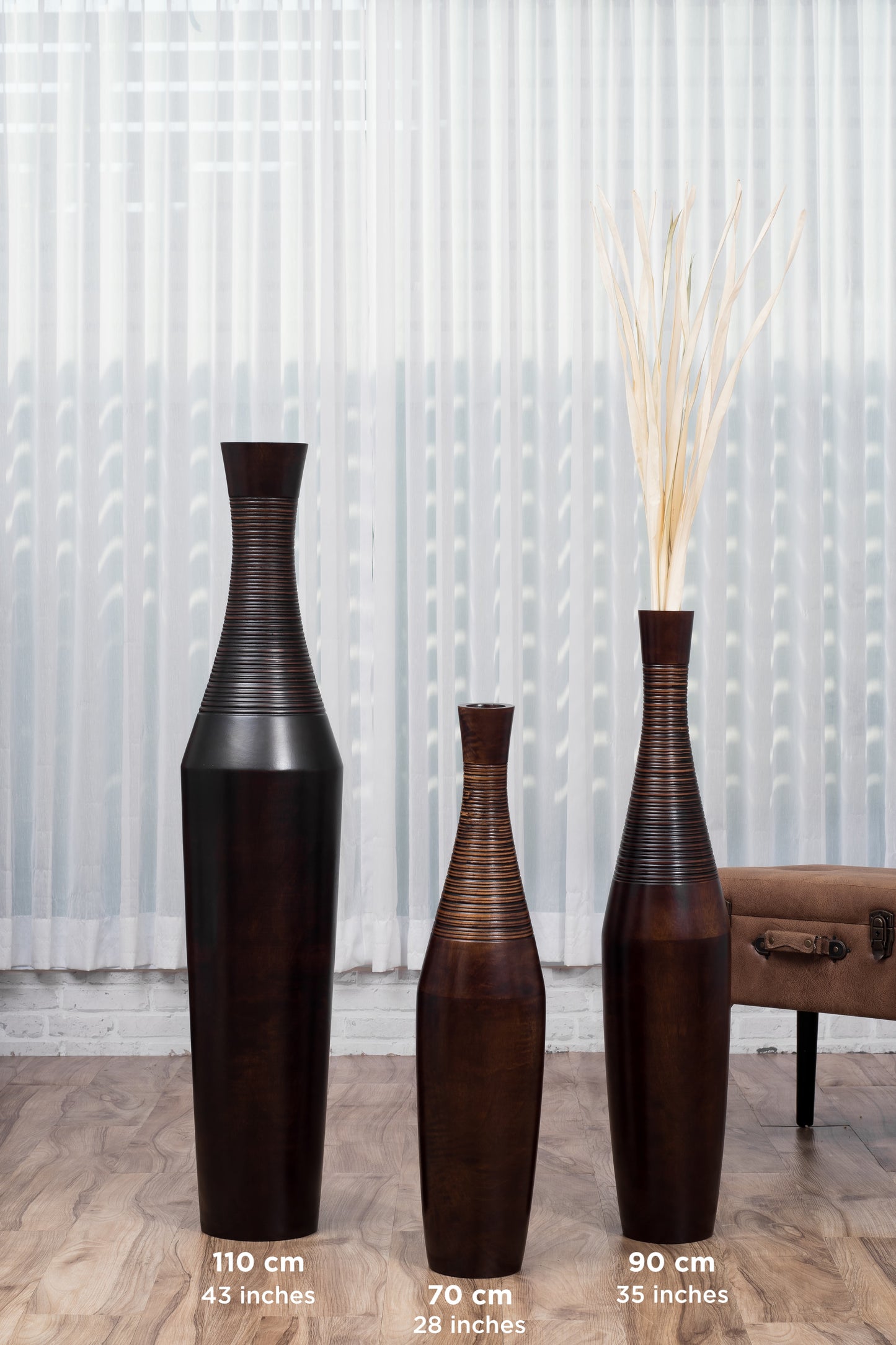 Large Mango Wood Floor Vase – Handcrafted Decorative Highlight from Thailand, 85 cm