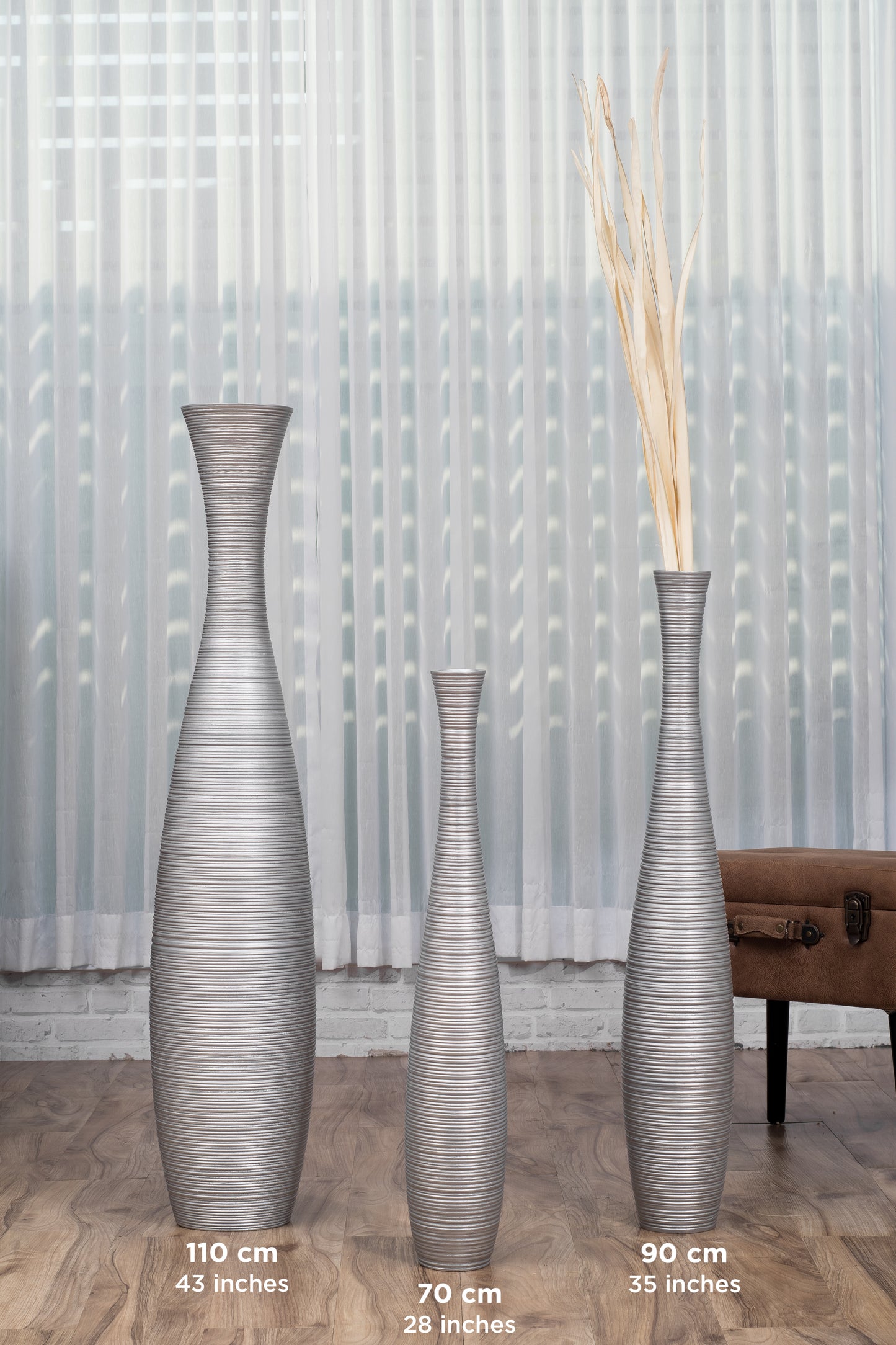 Large Mango Wood Floor Vase – Handcrafted Decorative Highlight from Thailand, 105 cm