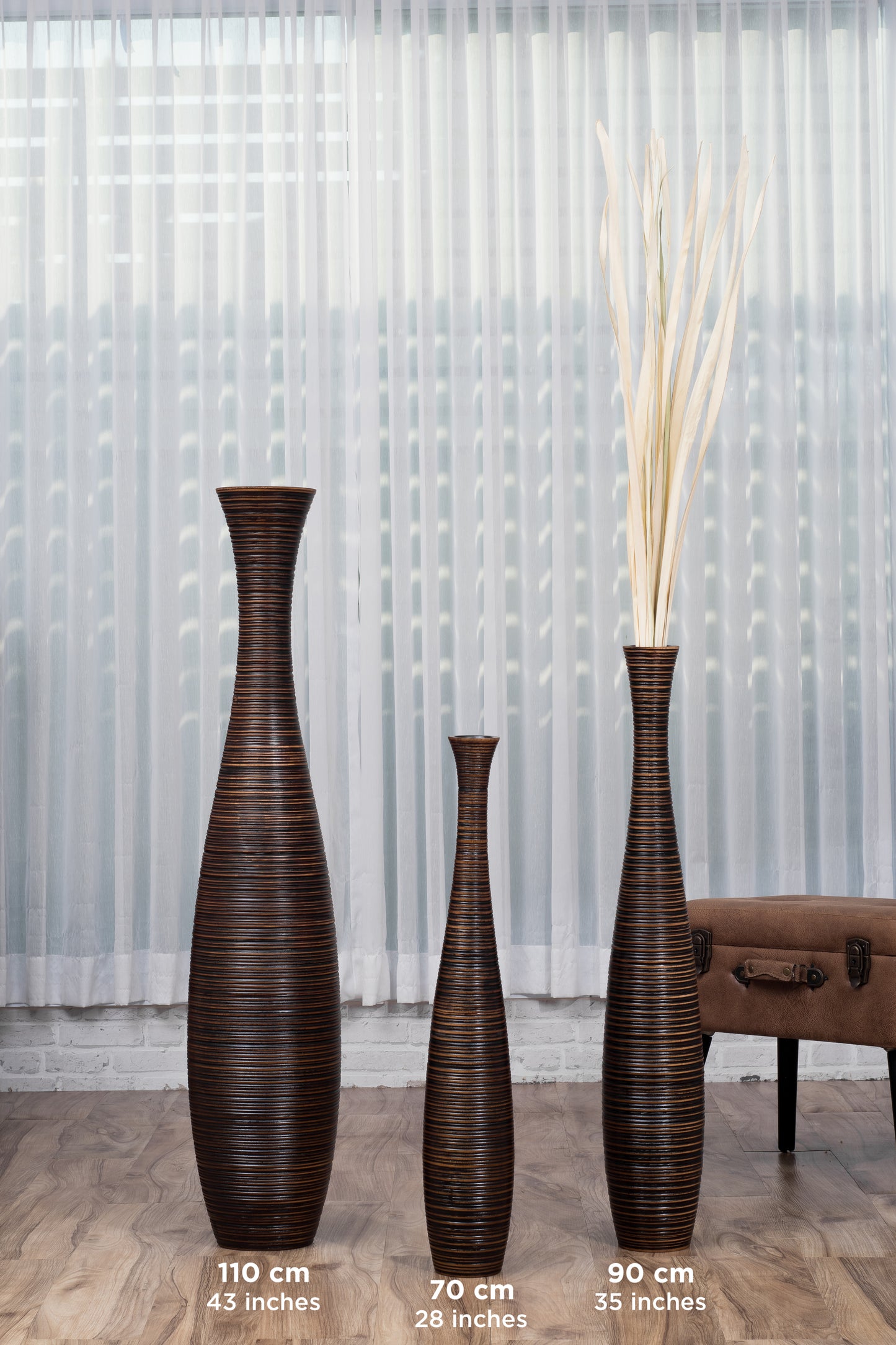 Large Mango Wood Floor Vase – Handcrafted Decorative Highlight from Thailand, 105 cm