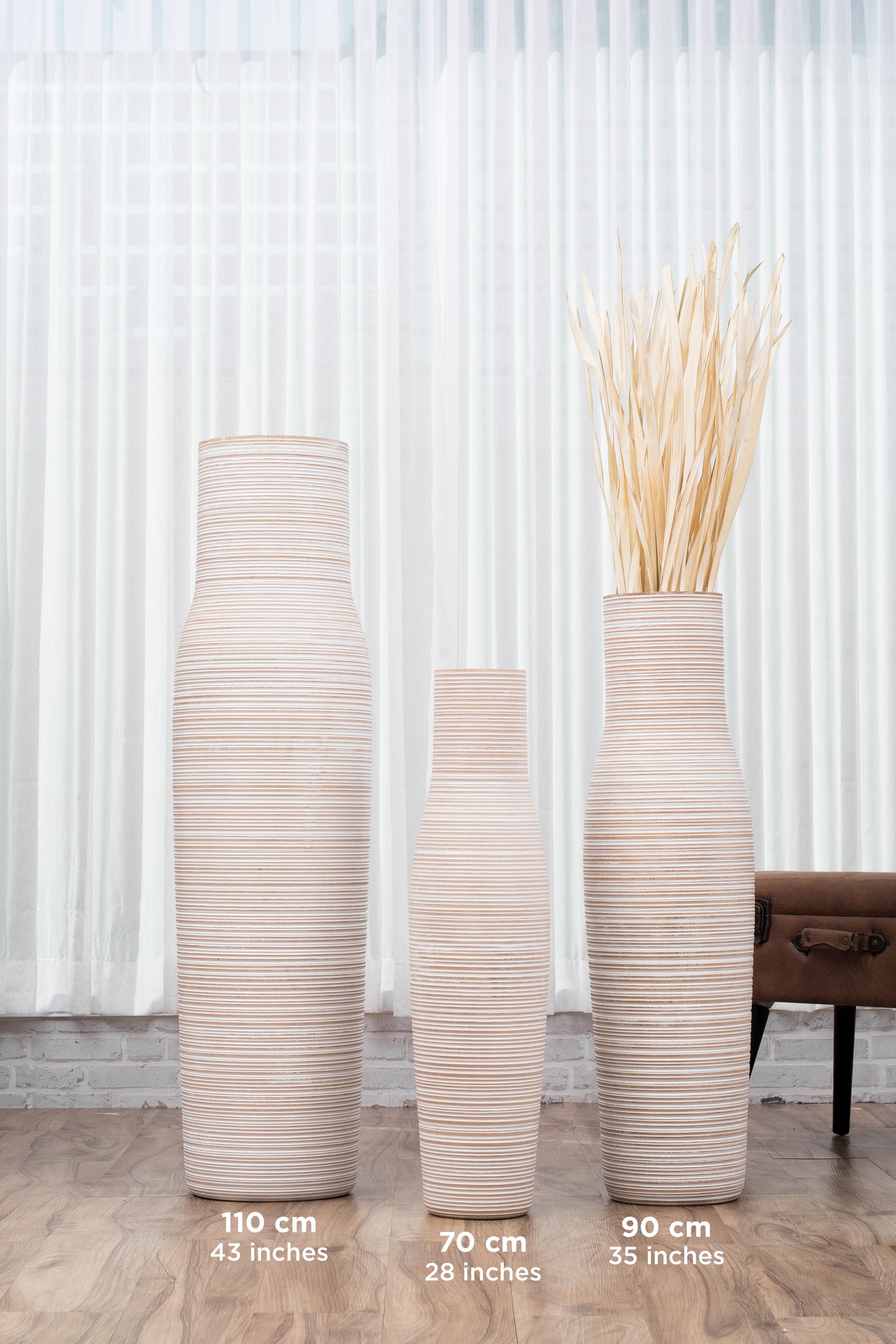 Large Mango Wood Floor Vase – Handcrafted Decorative Highlight from Thailand, 85 cm