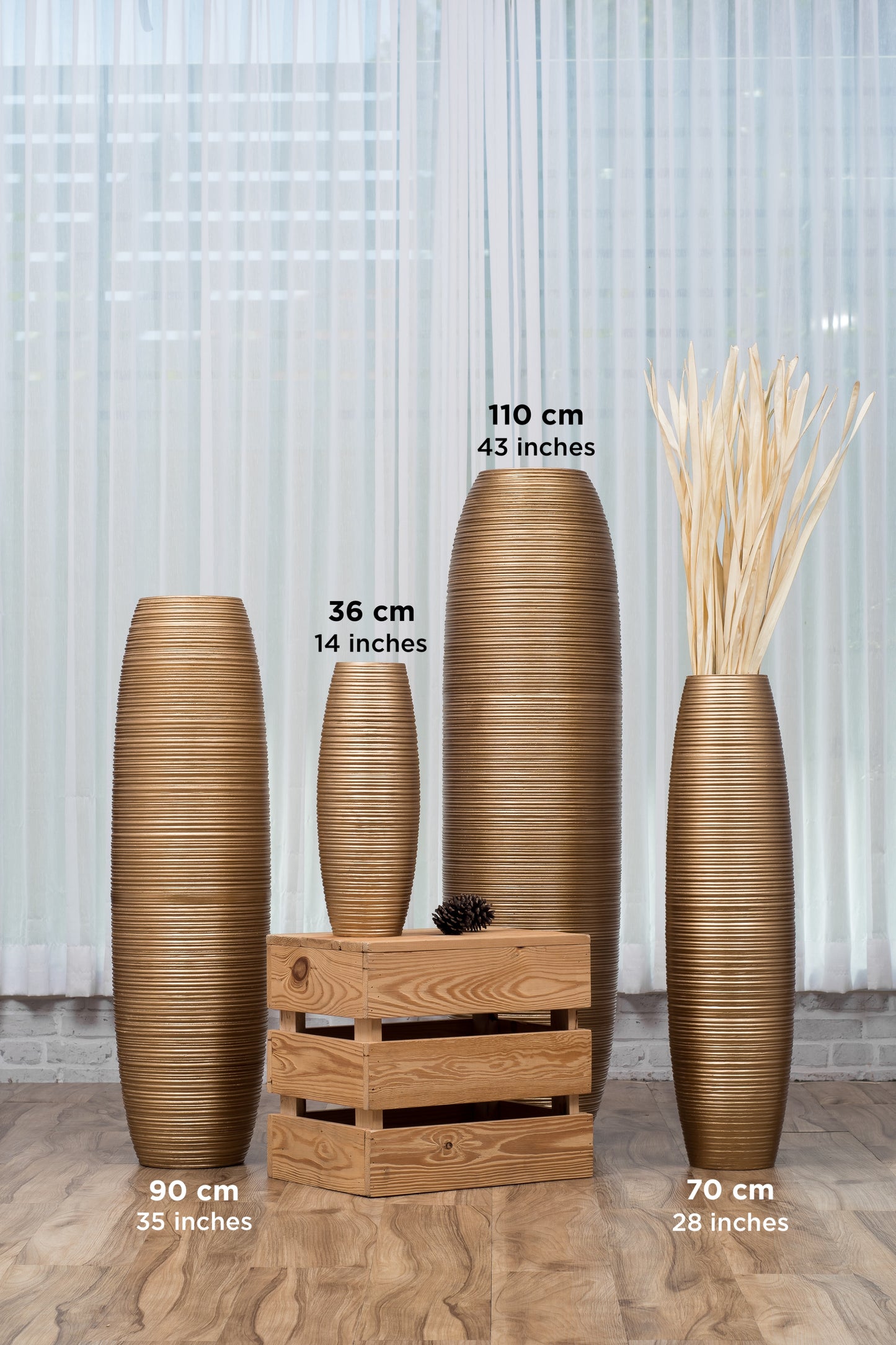 Large Mango Wood Floor Vase – Handcrafted Decorative Highlight from Thailand, 105 cm