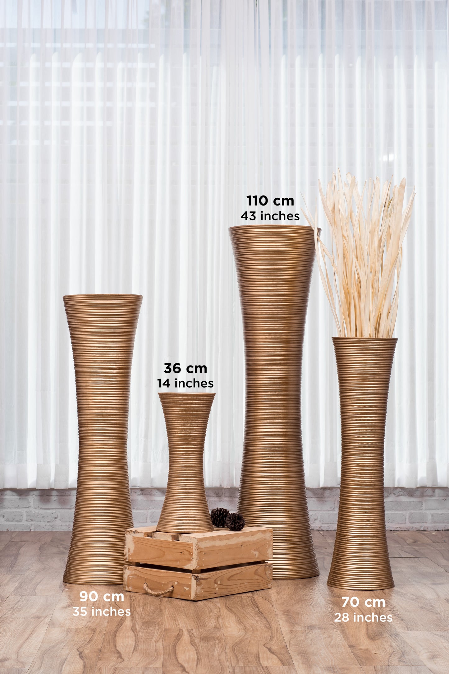 Large Mango Wood Floor Vase – Handcrafted Decorative Highlight from Thailand, 85 cm