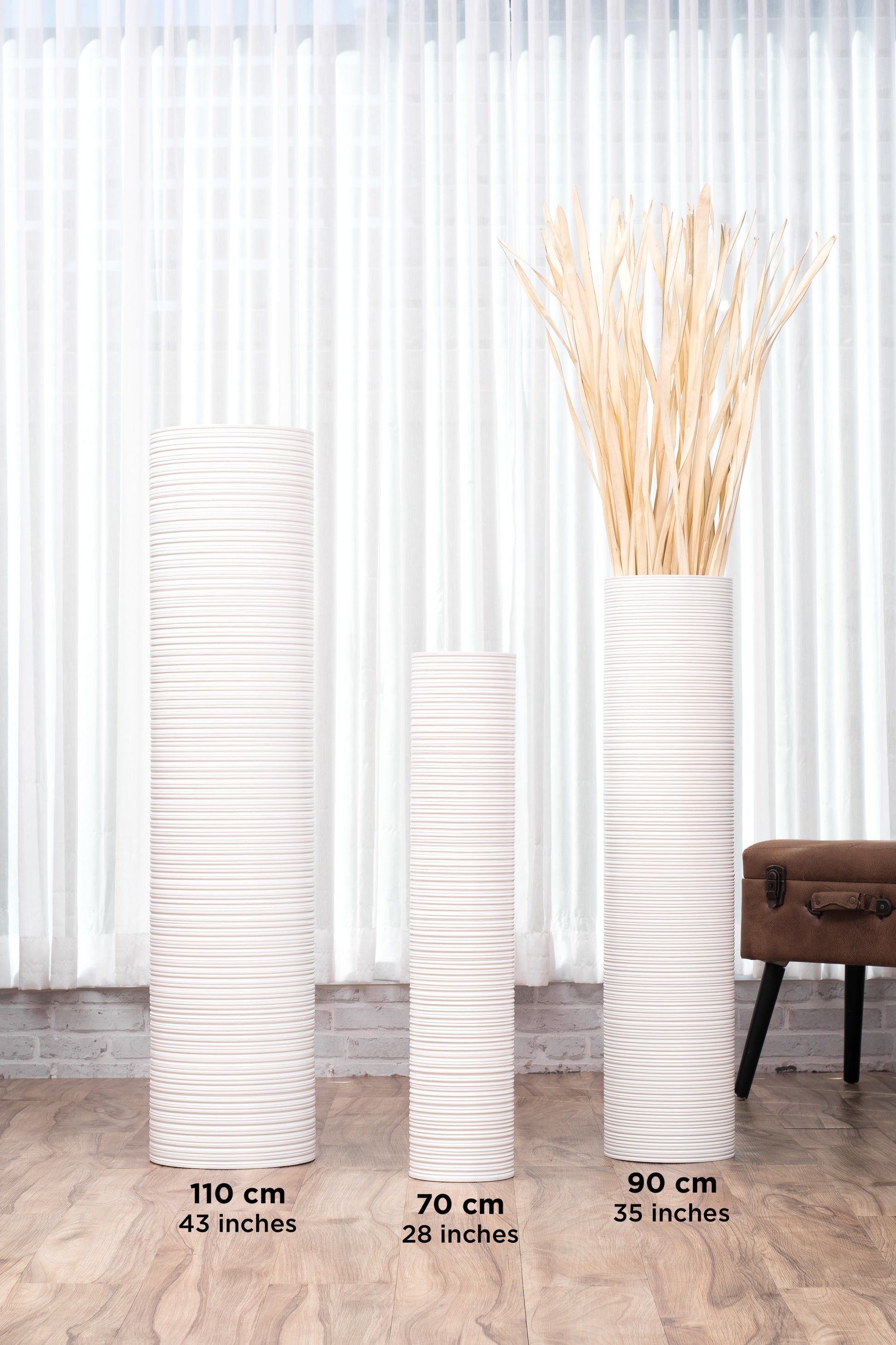 Large Mango Wood Floor Vase – Handcrafted Decorative Highlight from Thailand, 85 cm